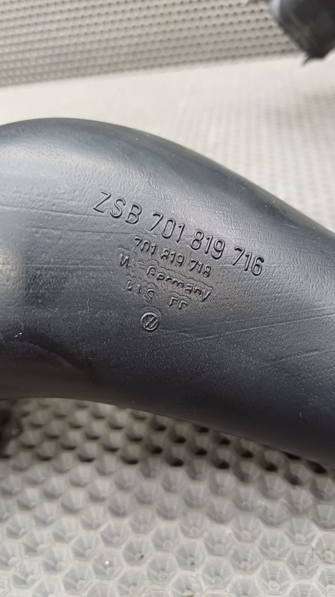 https://ycs.partsauto.market/partsauto-images/thmbs/userImages/c8f07ba63eb5b2f0f6006ea854bf8f7d/part/fa7003c9-c007-4c72-a815-587f27bbc057_1774179235459.jpg