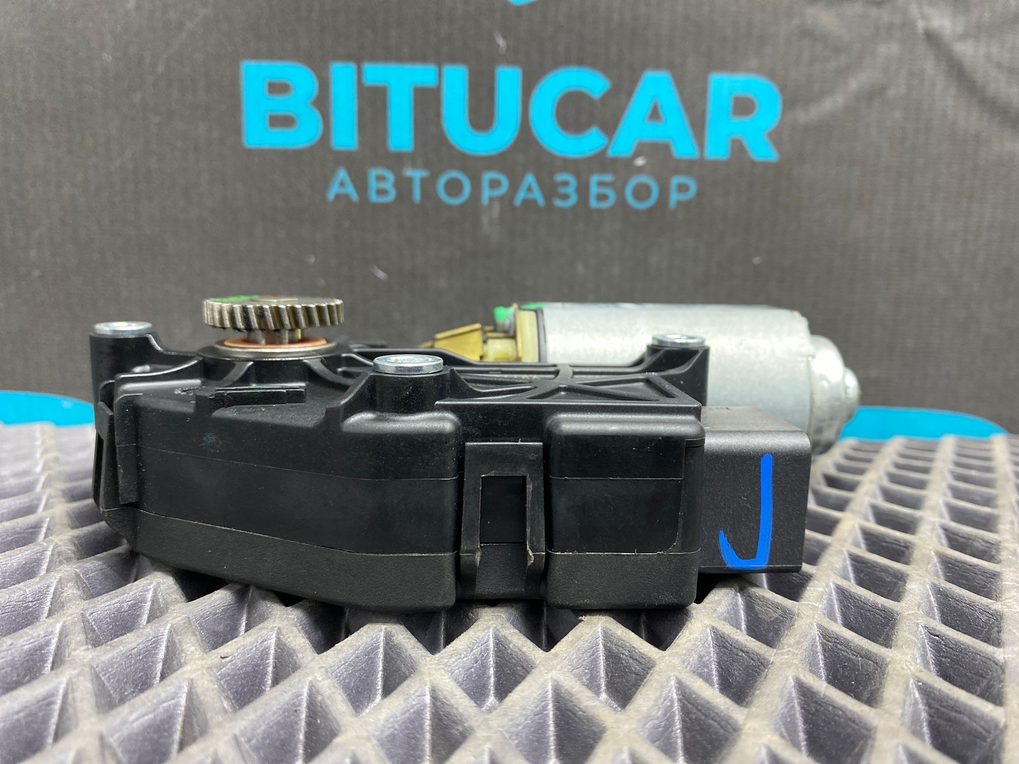 https://ycs.partsauto.market/partsauto-images/thmbs/userImages/c8f07ba63eb5b2f0f6006ea854bf8f7d/part/fa79eb4e-ce33-467c-ad8f-a33ac2349763_1775313989960.jpg
