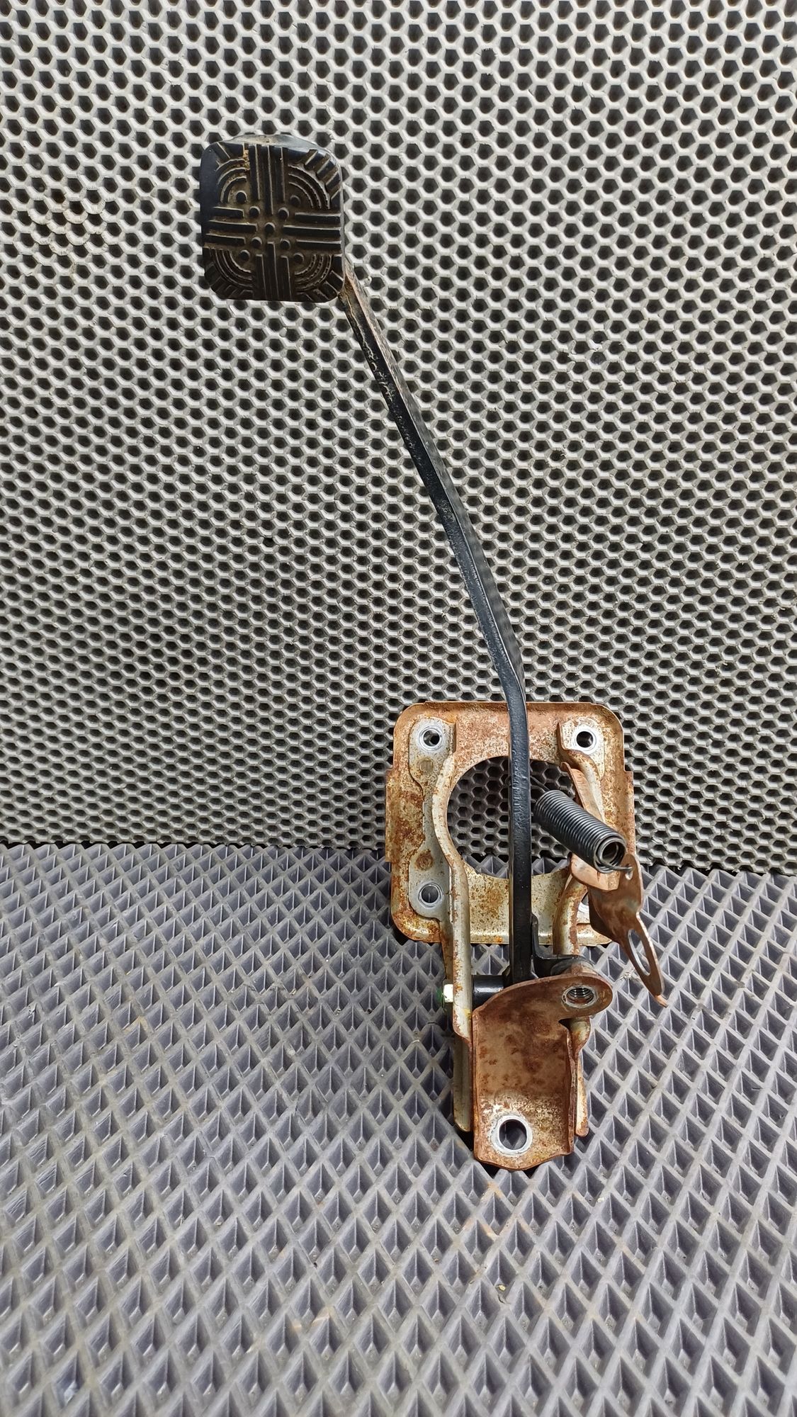 Б/У Педаль тормоза Toyota CARINA E 6 дорест. 1992—1996 1994 Зеленый, 890 рублей, Краснодар