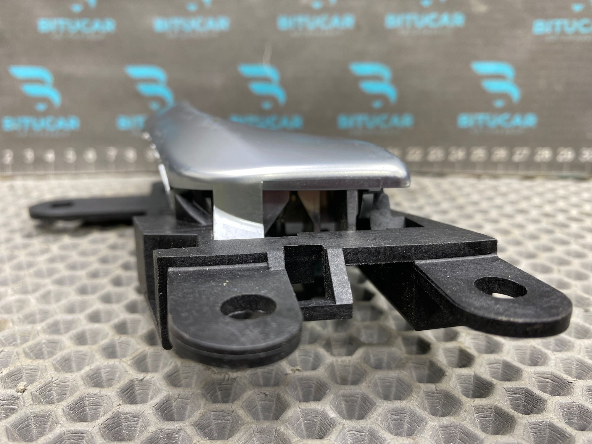 https://ycs.partsauto.market/partsauto-images/thmbs/userImages/c8f07ba63eb5b2f0f6006ea854bf8f7d/part/fb0c0eea-2664-41fb-9013-a88b36c551b1_1777629232106.jpg