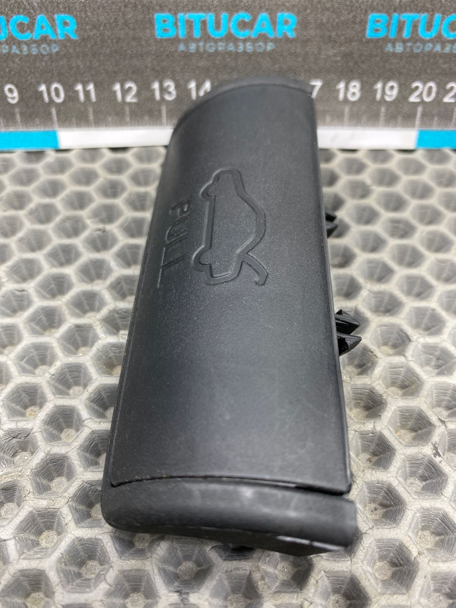 https://ycs.partsauto.market/partsauto-images/thmbs/userImages/c8f07ba63eb5b2f0f6006ea854bf8f7d/part/fb33d4e1-80a4-48c9-9a54-5023c6754221_1777793982834.jpg