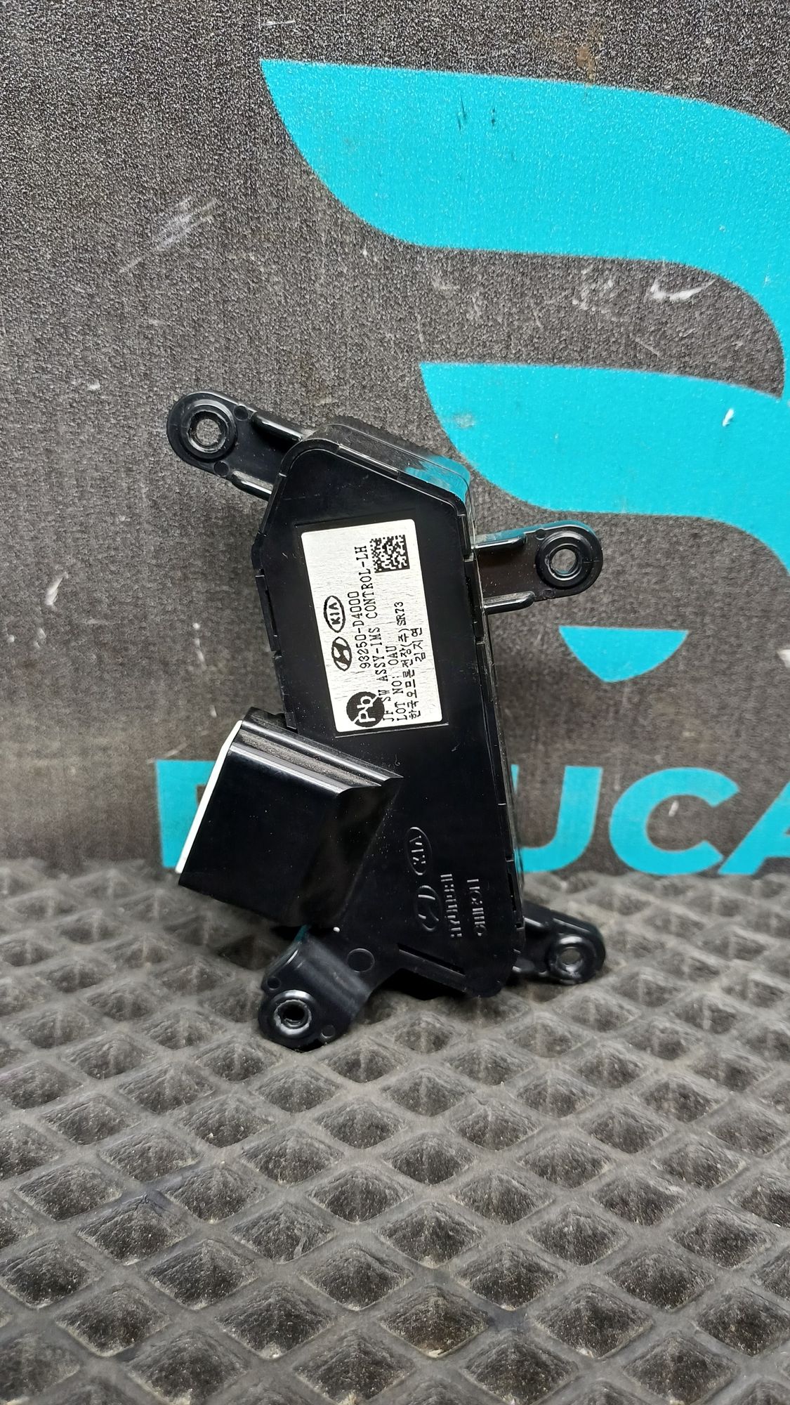 https://ycs.partsauto.market/partsauto-images/thmbs/userImages/c8f07ba63eb5b2f0f6006ea854bf8f7d/part/fba5dde4-8900-4512-99b7-96ebb361f519_1777563623118.jpg
