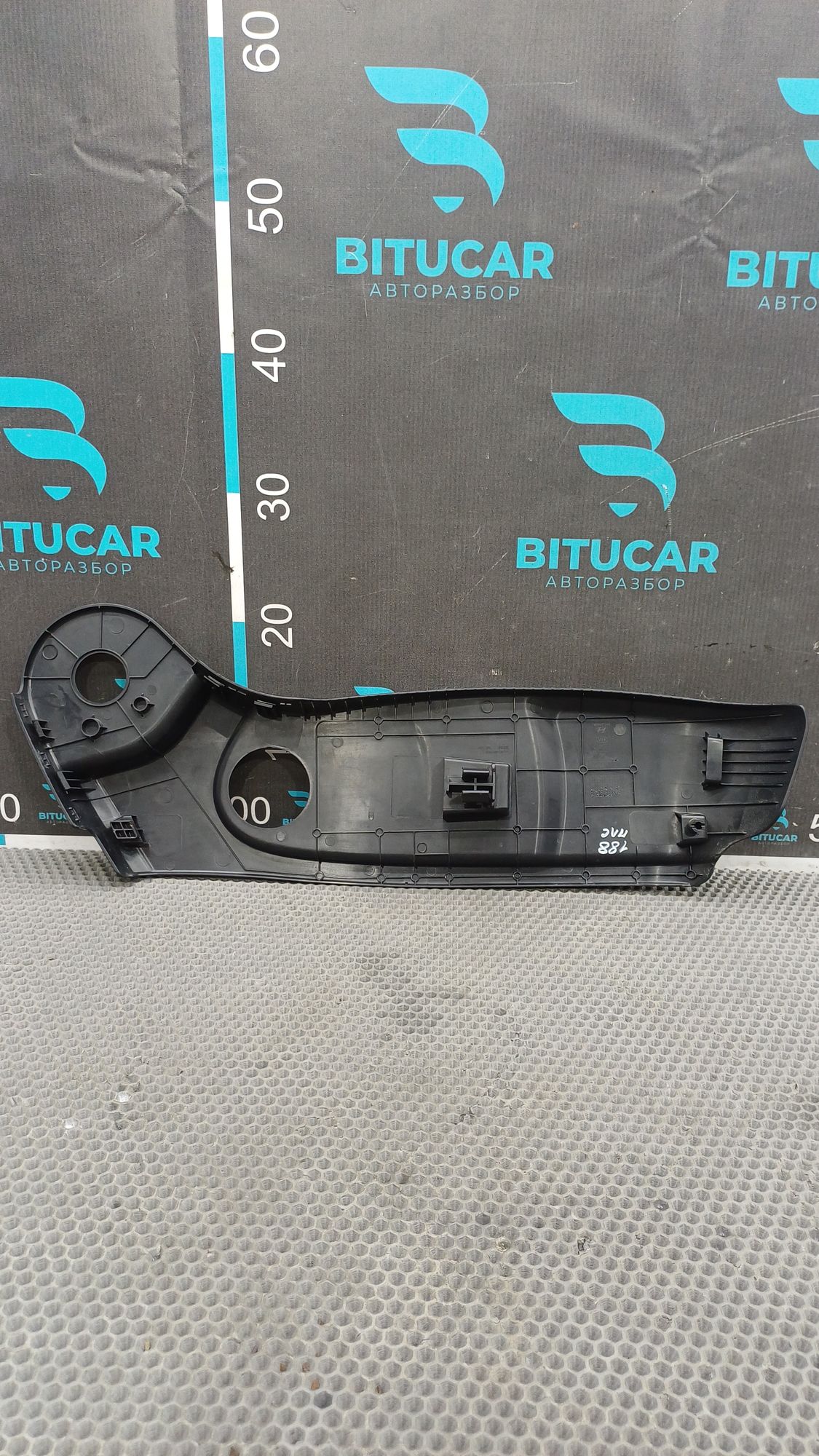 https://ycs.partsauto.market/partsauto-images/thmbs/userImages/c8f07ba63eb5b2f0f6006ea854bf8f7d/part/fbc138e9-137c-40df-8087-9bbdf2dea36f_1777369222893.jpg
