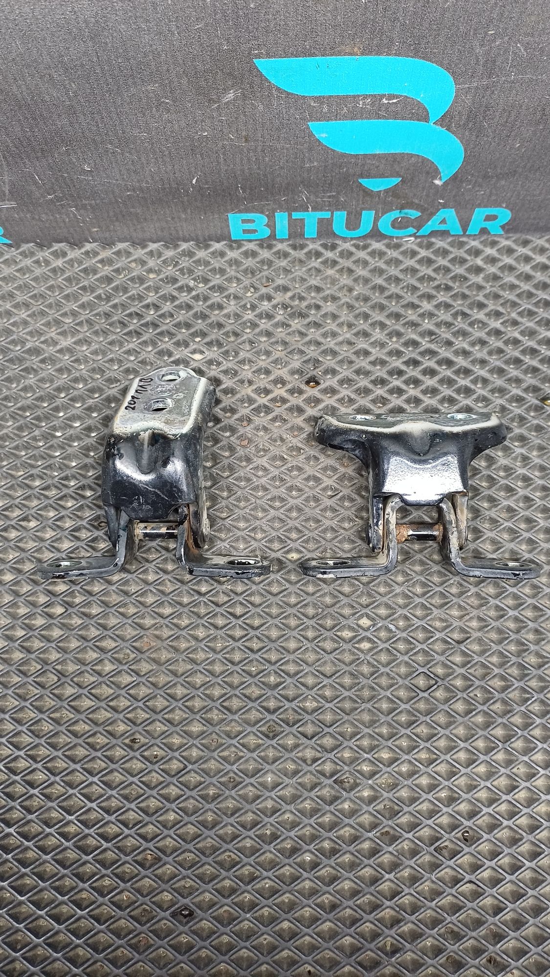 https://ycs.partsauto.market/partsauto-images/thmbs/userImages/c8f07ba63eb5b2f0f6006ea854bf8f7d/part/fc2c5bff-b230-4ea3-9632-aae7b851517c_1777125056218.jpg
