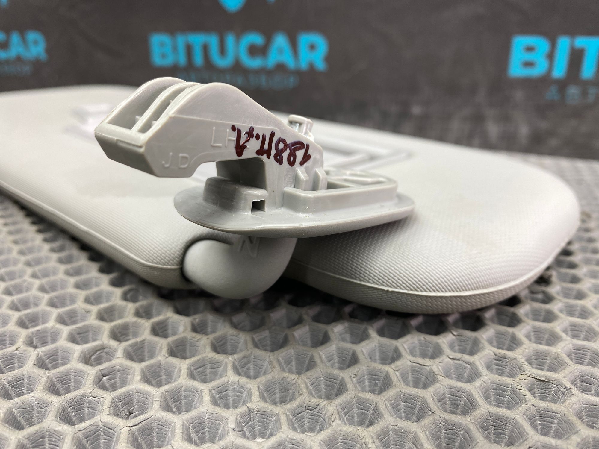 https://ycs.partsauto.market/partsauto-images/thmbs/userImages/c8f07ba63eb5b2f0f6006ea854bf8f7d/part/fc6dc6fd-9e57-4b84-87bf-c7fef737a488_1777530826469.jpg