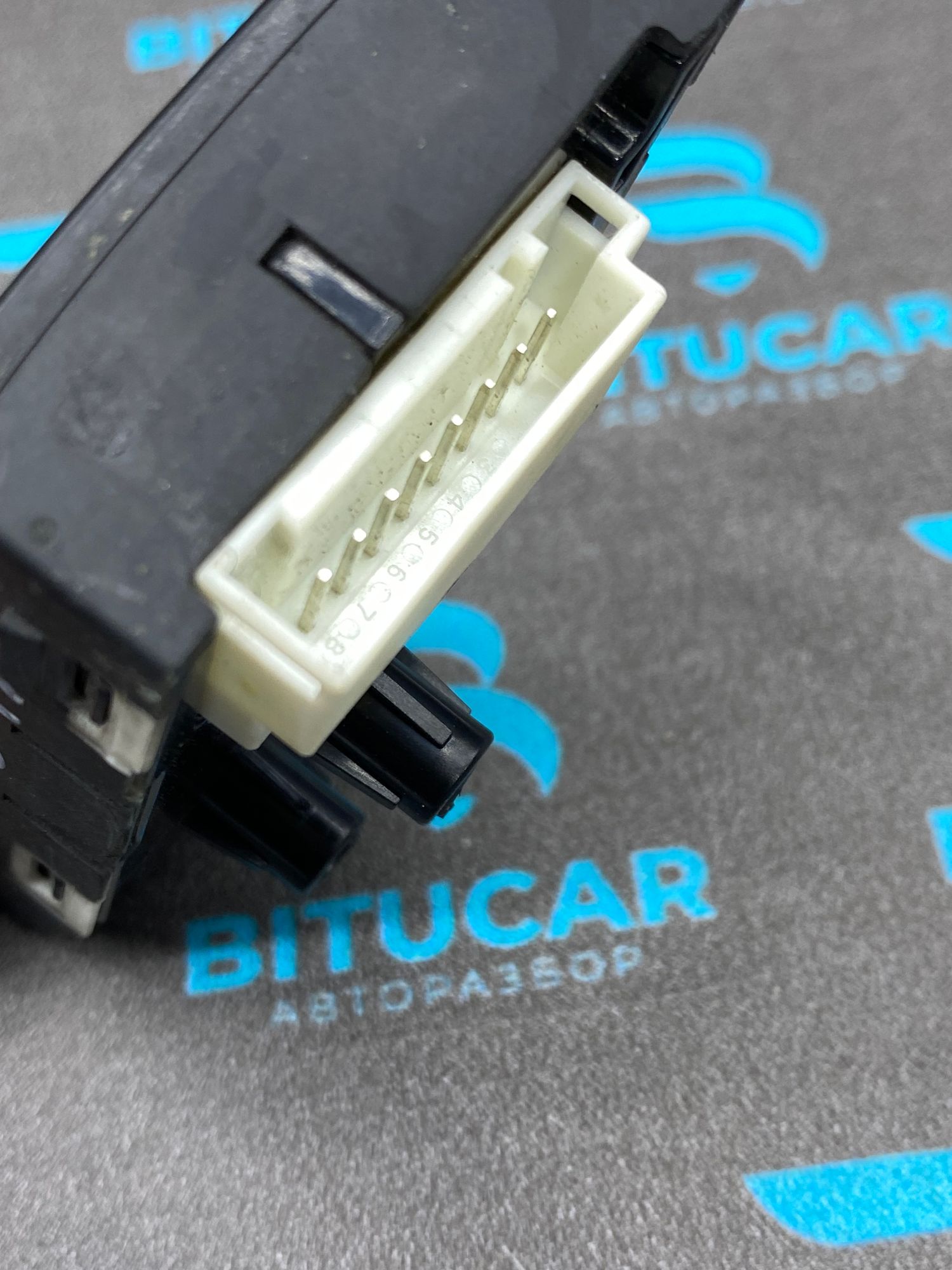 https://ycs.partsauto.market/partsauto-images/thmbs/userImages/c8f07ba63eb5b2f0f6006ea854bf8f7d/part/fcc2b736-ffed-45dd-8a9e-96f3b96527a2_1770809109946.jpg