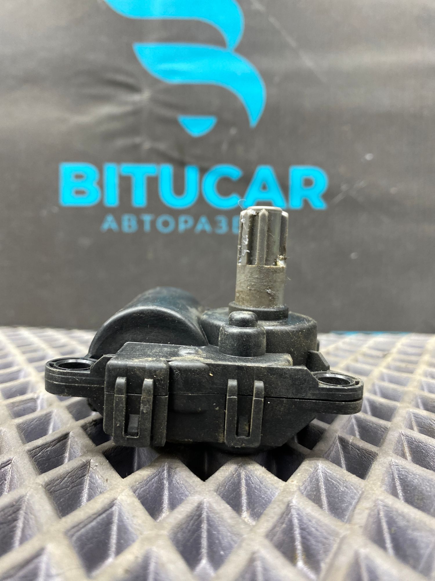 Б/У моторчик заслонки печки Kia Ceed 2 JD (G4FG) 1.6L AT 2013 Хэтчбек, 990 рублей, Краснодар