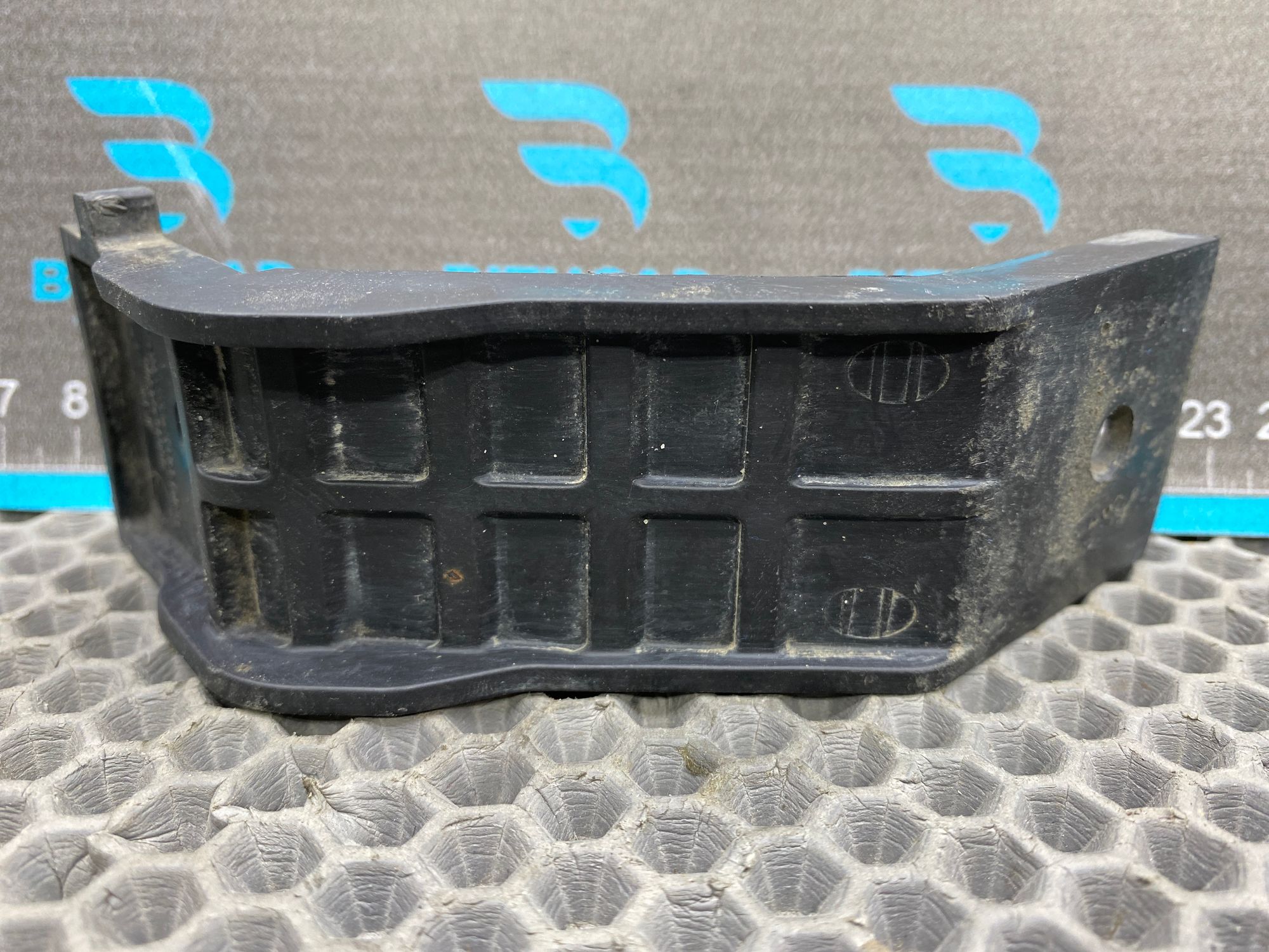 https://ycs.partsauto.market/partsauto-images/thmbs/userImages/c8f07ba63eb5b2f0f6006ea854bf8f7d/part/fd5b0031-6118-4a02-ac15-ac4798e2ceb3_1777817873253.jpg