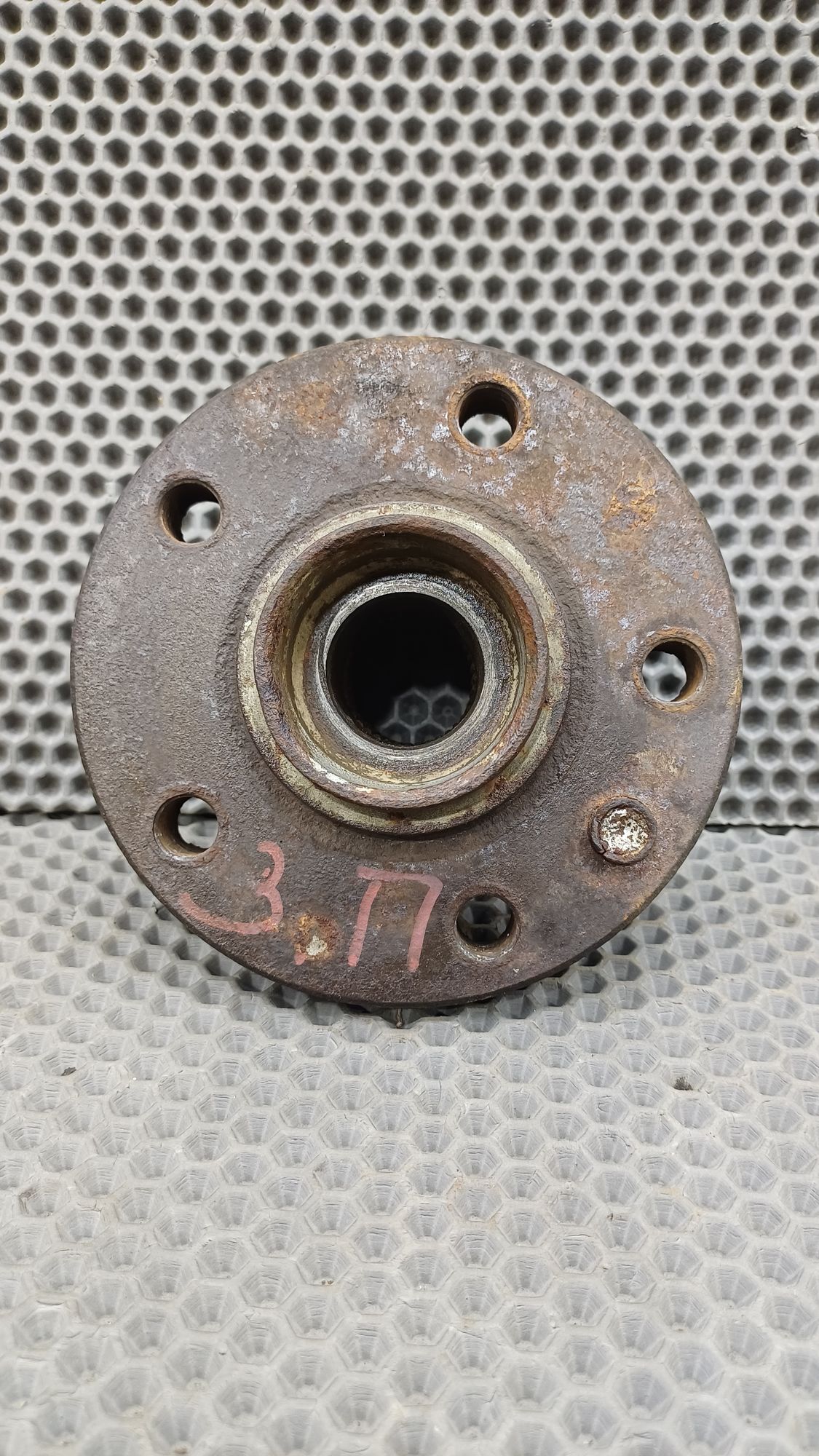 Б/У Ступица задняя правая Volkswagen Transporter T4 4 дорест. 1990—2003 1993 синий, 1890 рублей, Краснодар