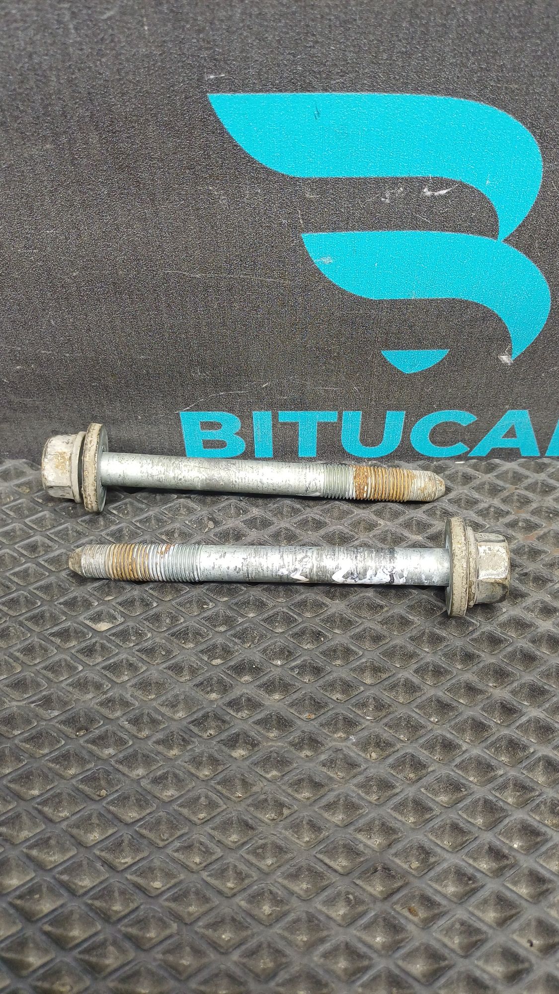 https://ycs.partsauto.market/partsauto-images/thmbs/userImages/c8f07ba63eb5b2f0f6006ea854bf8f7d/part/fdc8ab05-f299-4ad5-87a1-6e5cf970b7a3_1777104587972.jpg
