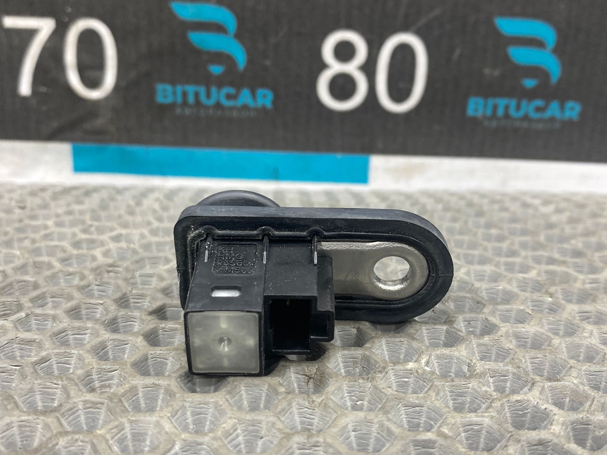https://ycs.partsauto.market/partsauto-images/thmbs/userImages/c8f07ba63eb5b2f0f6006ea854bf8f7d/part/fe1b08f9-cc46-4f9a-b664-c6b62fa6e4dd_1767103665960.jpg