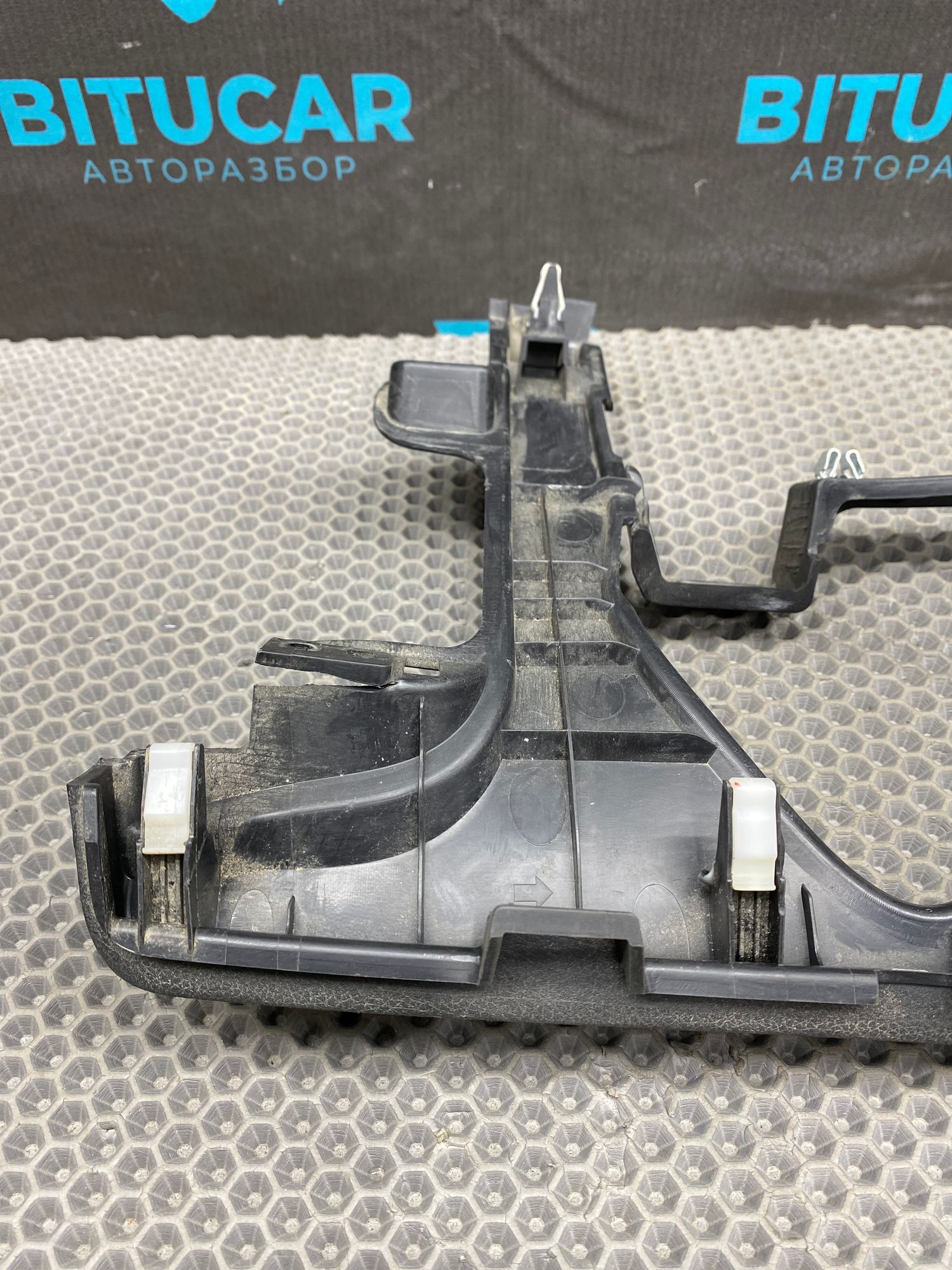 https://ycs.partsauto.market/partsauto-images/thmbs/userImages/c8f07ba63eb5b2f0f6006ea854bf8f7d/part/fe1e0c4b-52a1-4893-8e90-d4b0b8d373fc_1777021191825.jpg