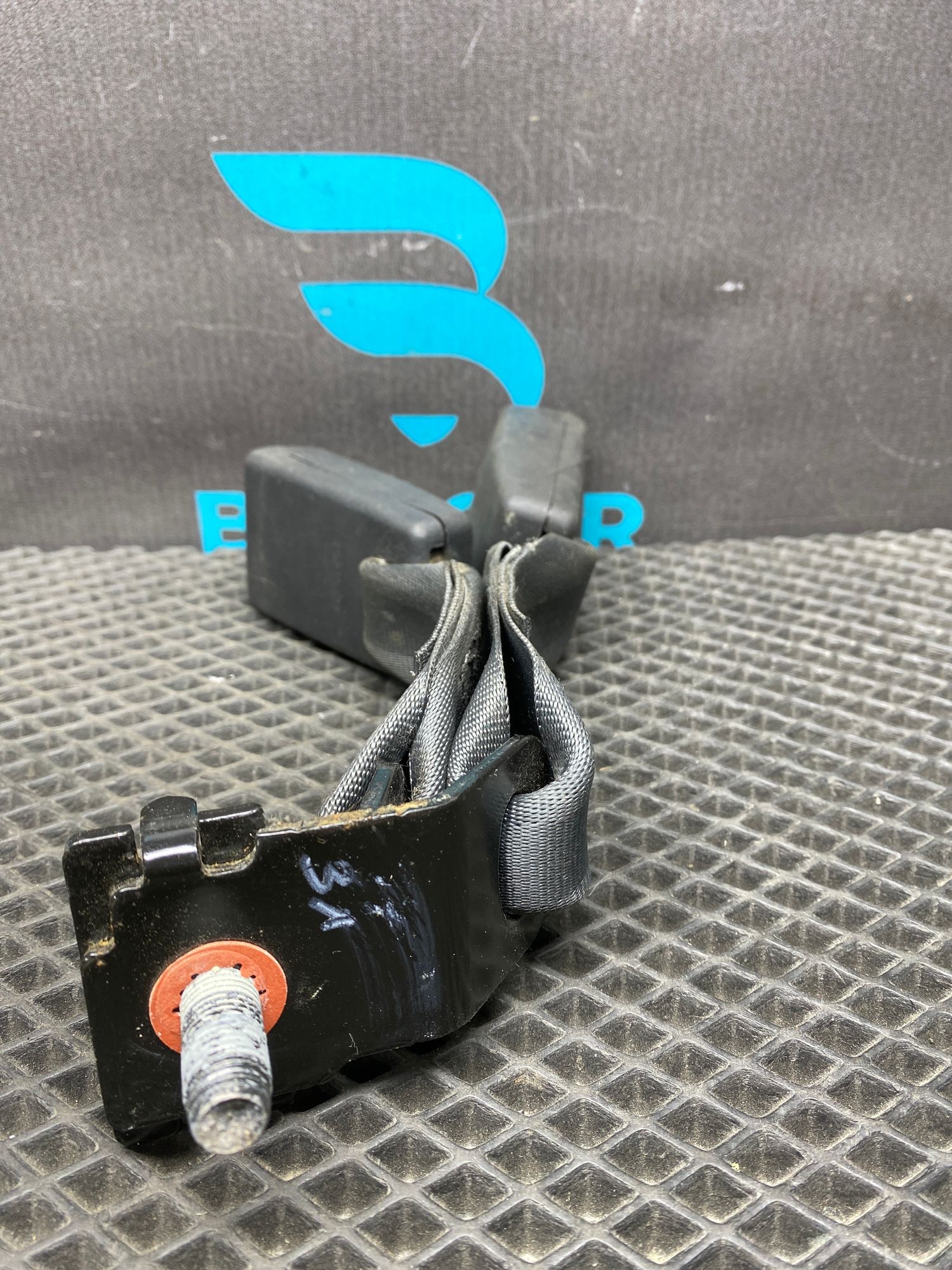 https://ycs.partsauto.market/partsauto-images/thmbs/userImages/c8f07ba63eb5b2f0f6006ea854bf8f7d/part/fe3398d1-1755-4c0d-afc0-9f268164c1d9_1776943447745.jpg
