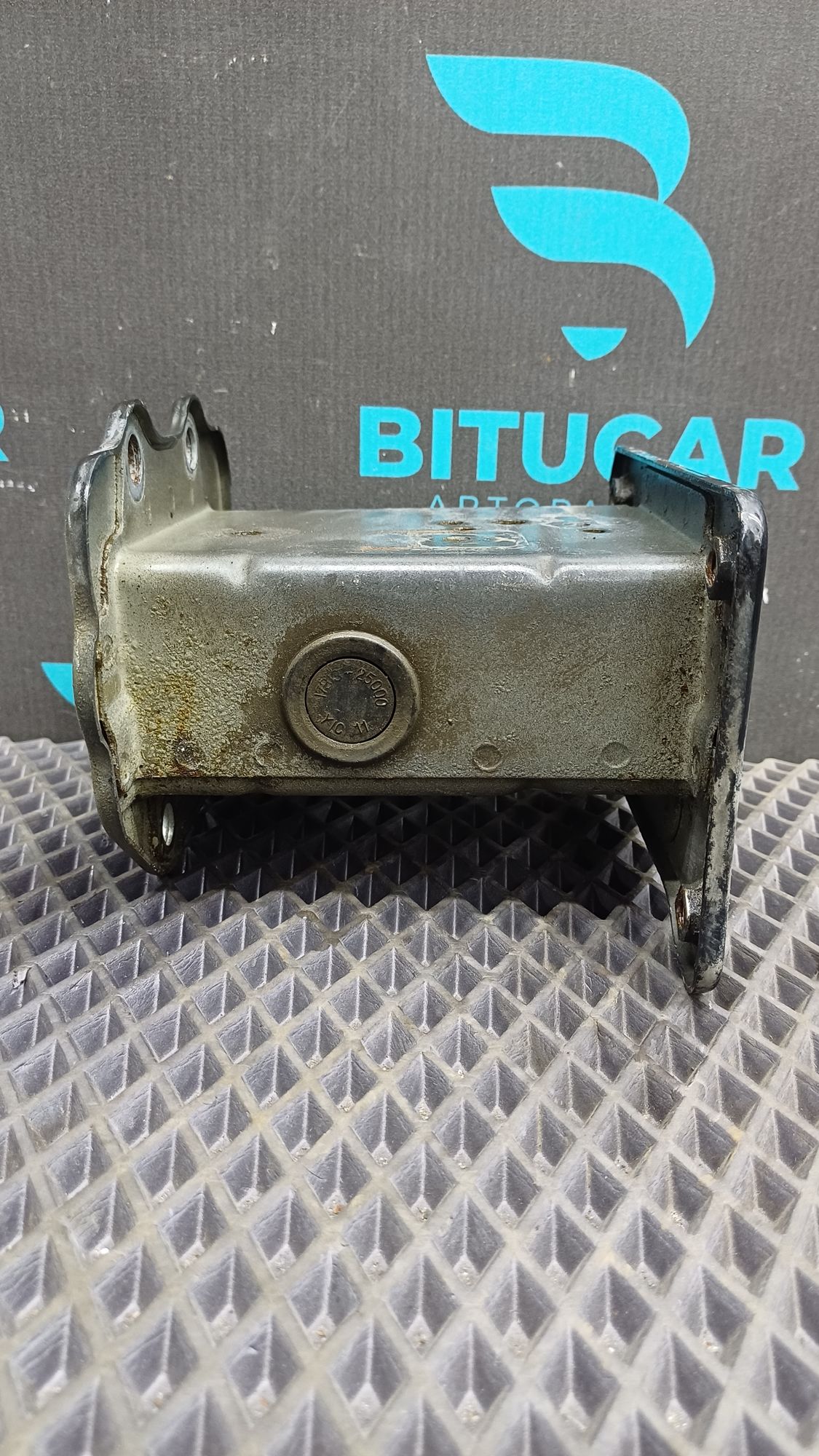 Б/У Кронштейн усилителя переднего бампера правый Kia Ceed 1 ED (G4FC) 1.6L AT 2010 хэтчбек, 1490 рублей, Краснодар