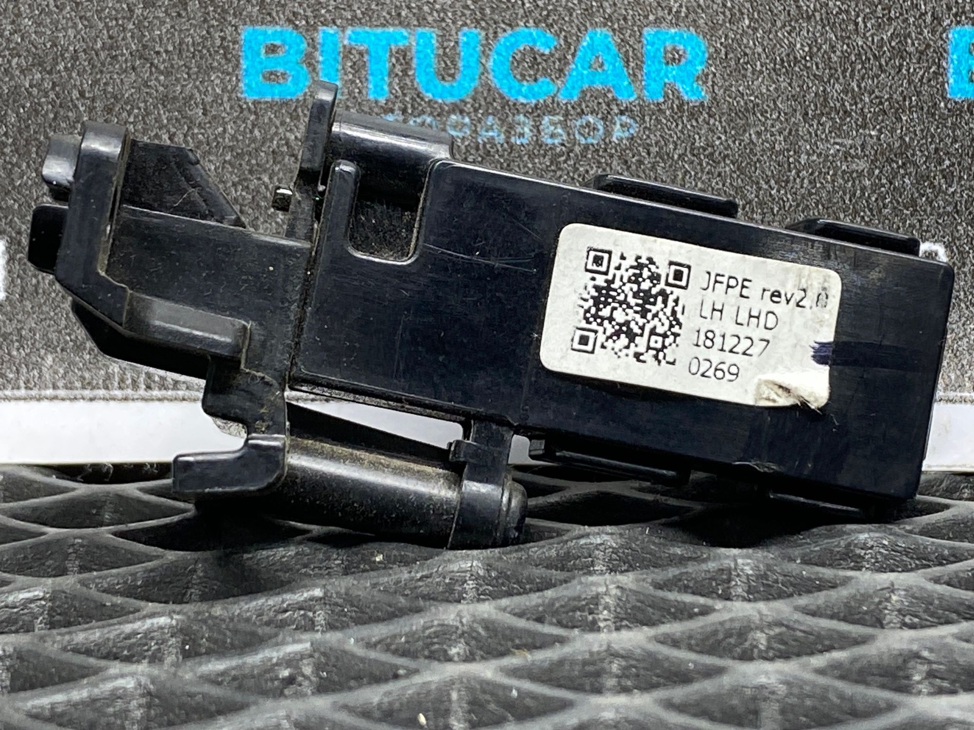 https://ycs.partsauto.market/partsauto-images/thmbs/userImages/c8f07ba63eb5b2f0f6006ea854bf8f7d/part/fe871105-7648-4202-b4cd-30c7b08b2648_1777726536791.jpg