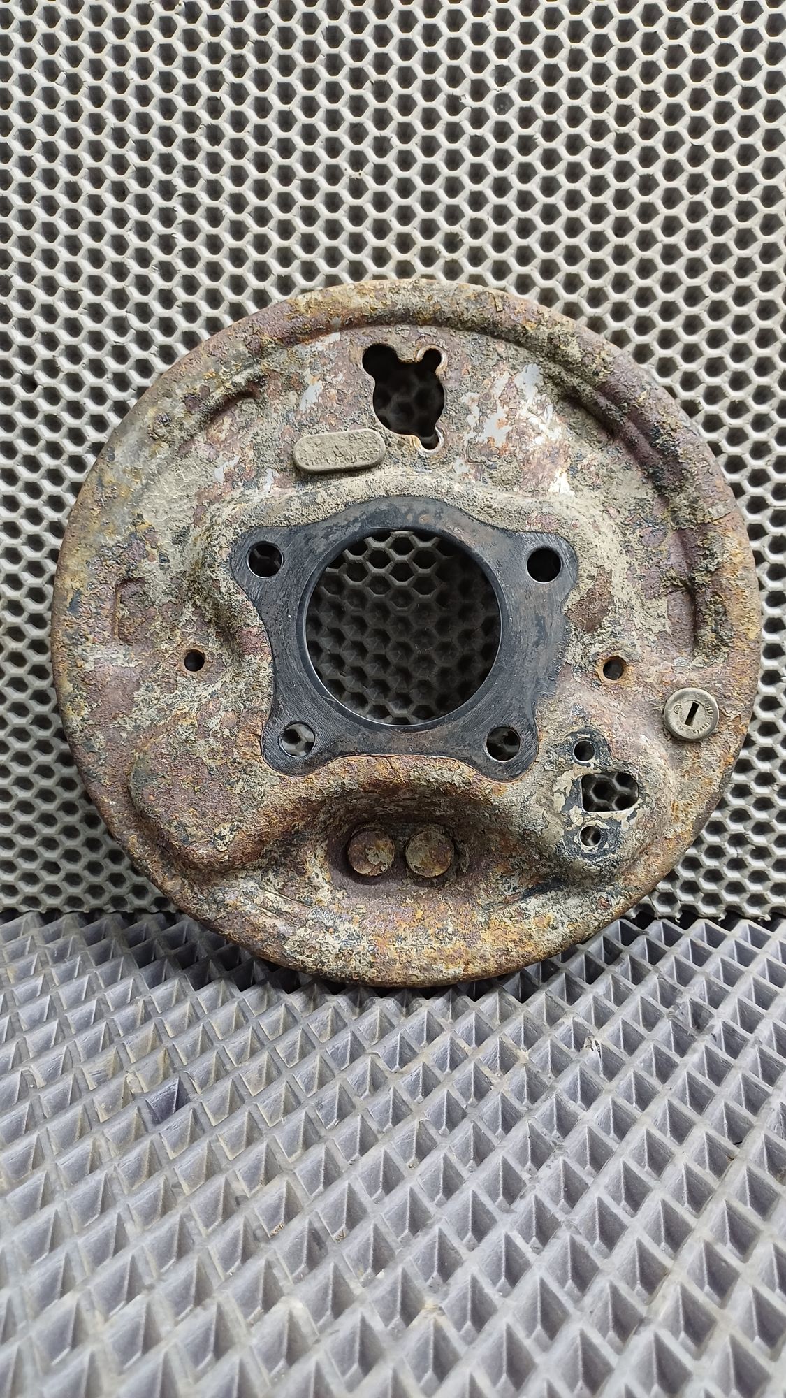 Б/У Кожух тормозного барабана задний левый Toyota CARINA E 6 дорест. 1992—1996 1994 Зеленый, 690 рублей, Краснодар