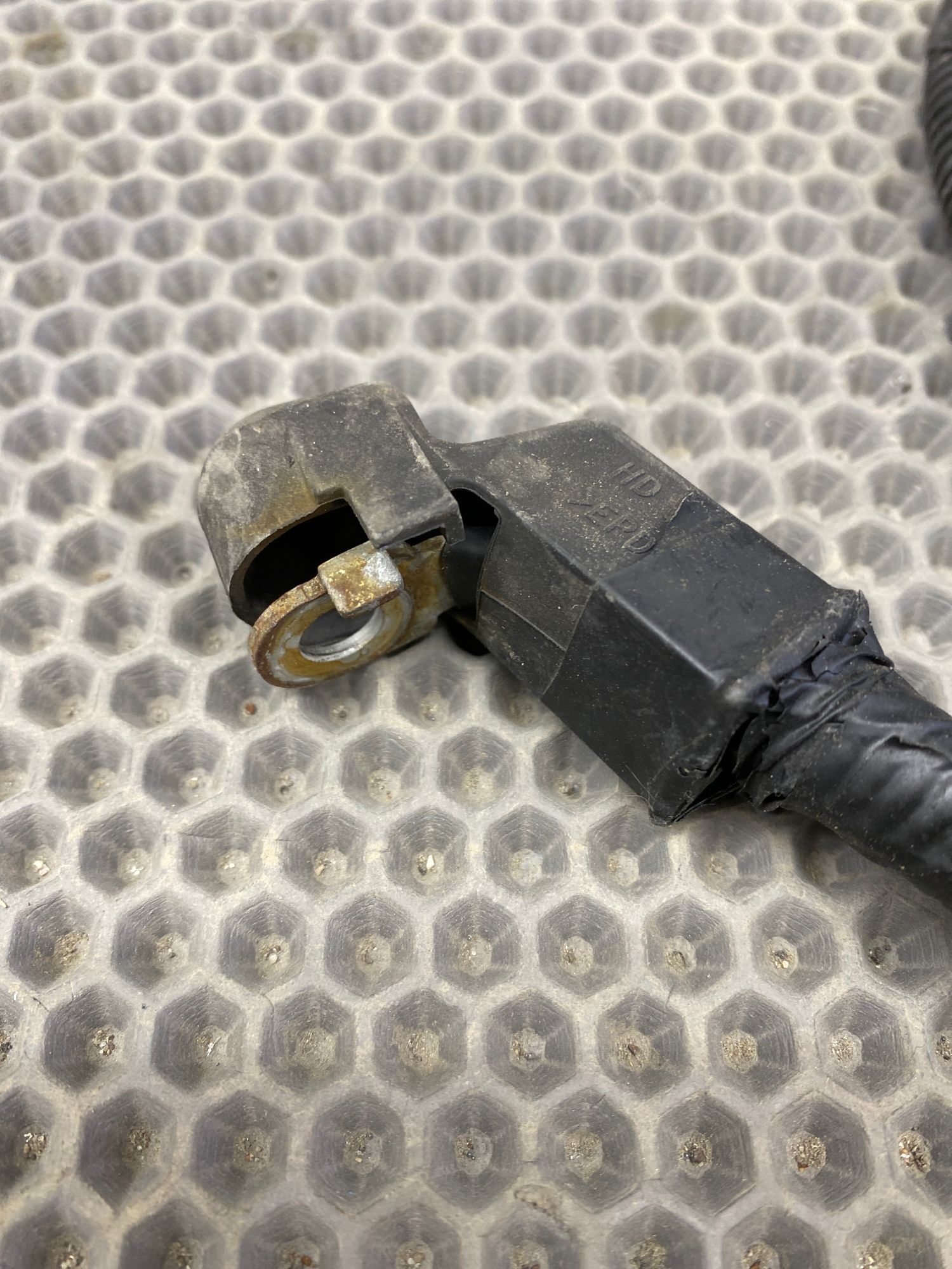https://ycs.partsauto.market/partsauto-images/thmbs/userImages/c8f07ba63eb5b2f0f6006ea854bf8f7d/part/ffd30017-160c-4e7c-93fa-7b862a27c823_1777212426455.jpg