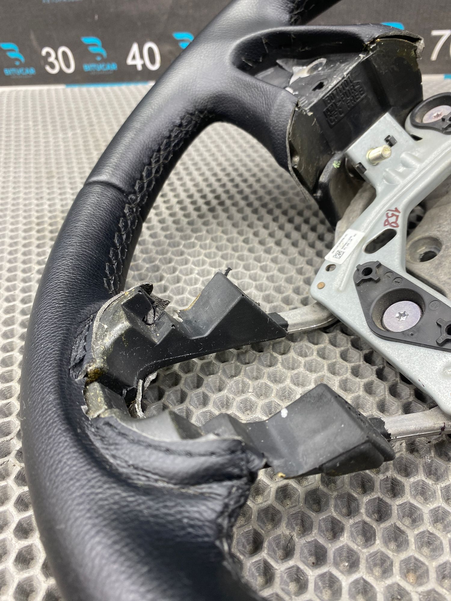https://ycs.partsauto.market/partsauto-images/thmbs/userImages/c8f07ba63eb5b2f0f6006ea854bf8f7d/part/ffda1a89-5f48-4cf2-a396-c642ef5ec39e_1774868918600.jpg