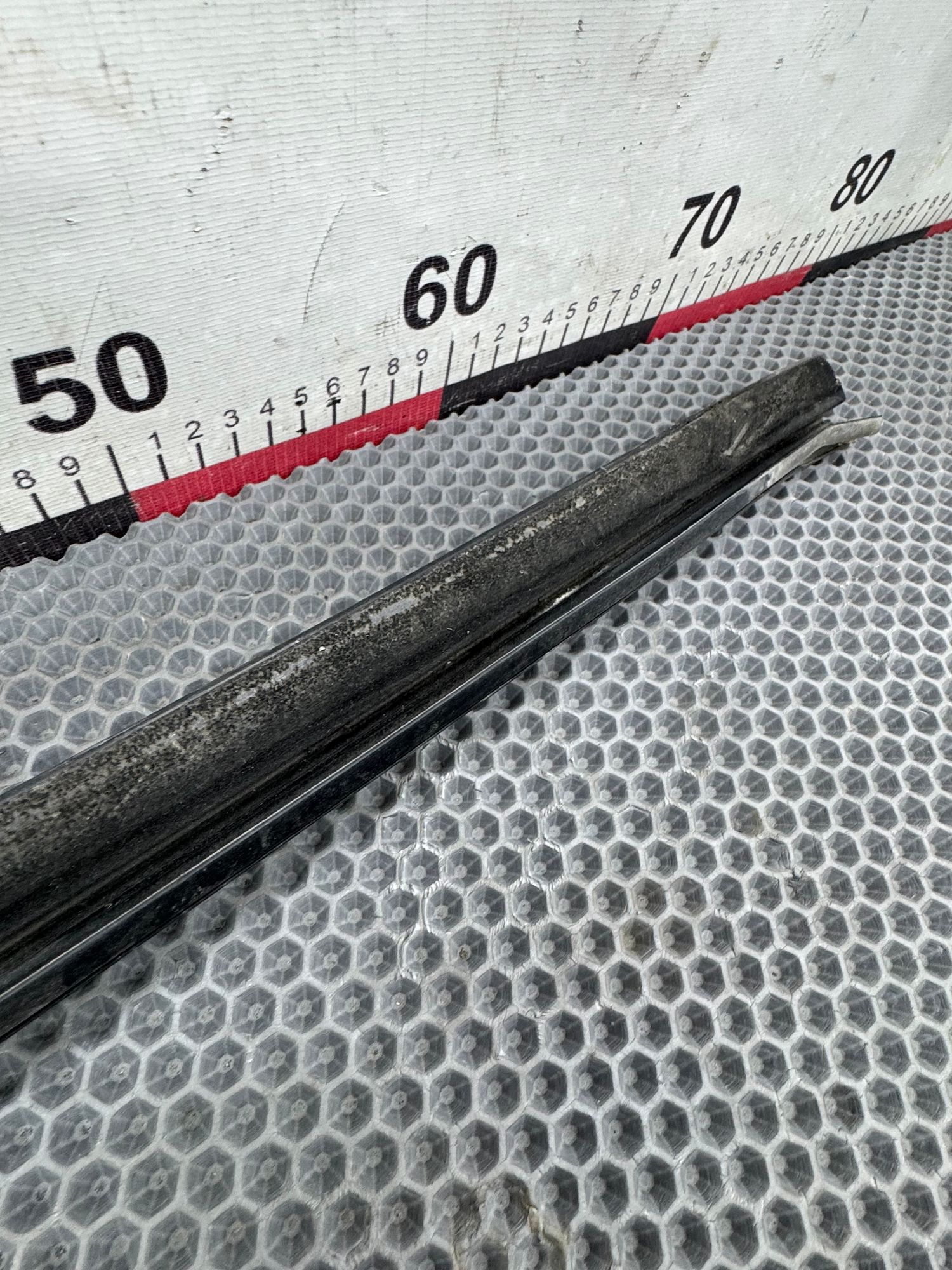 Уплотнитель стекла внешний передней правой двери null, 990 рублей, Краснодар