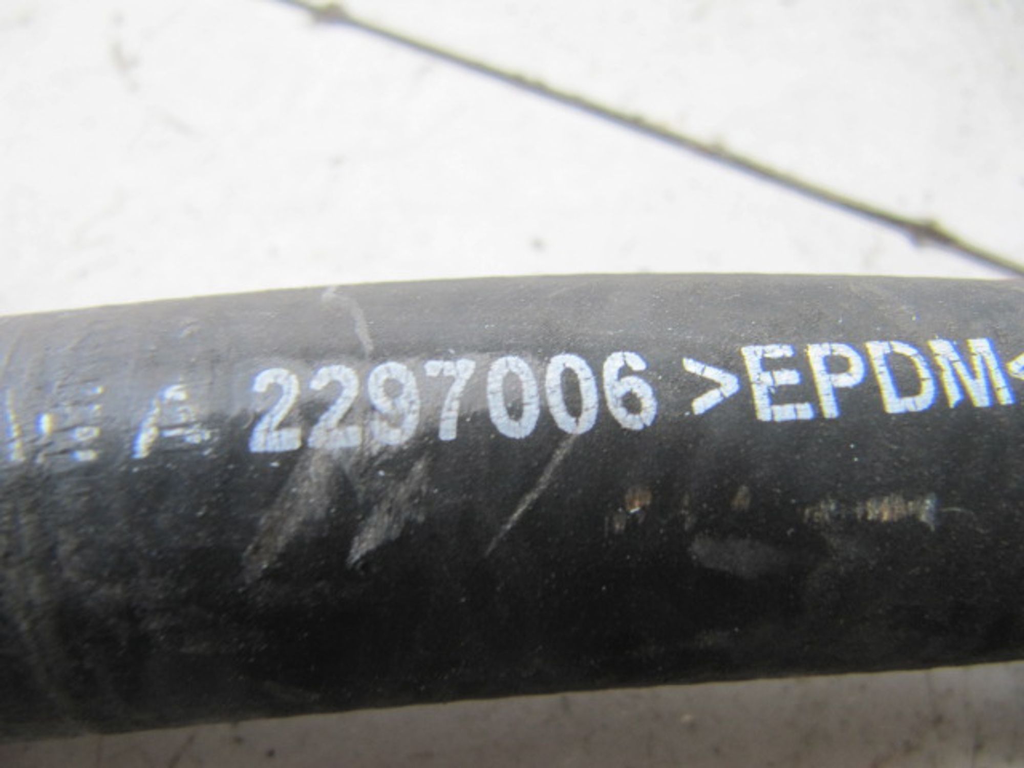 https://ycs.partsauto.market/partsauto-images/thmbs/userImages/c965f73e3dc116a3de96fdbb0ec9ca2a/part/1e79064f-d425-4211-84e6-4a2911636197_1718374665281.jpg