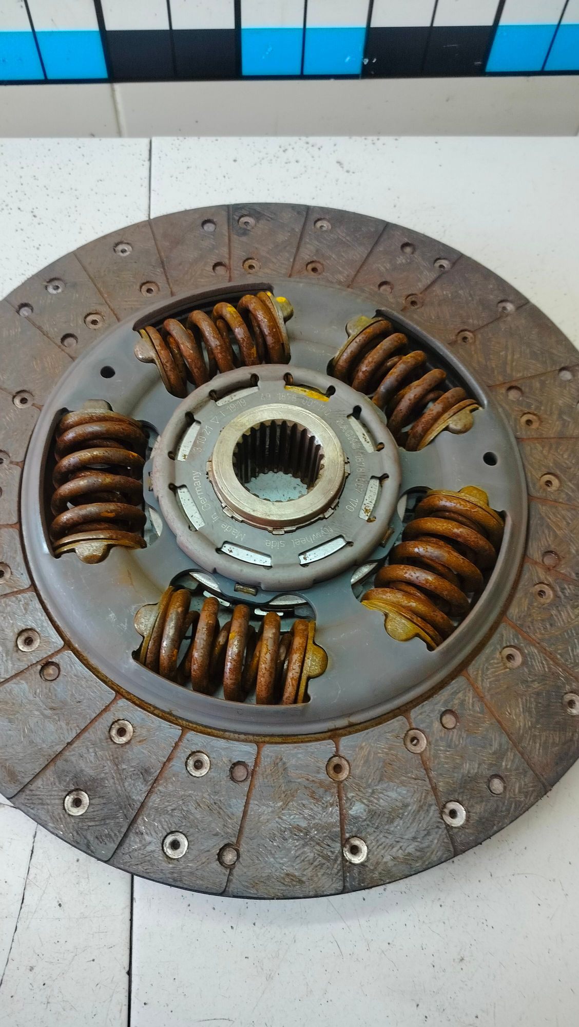 https://ycs.partsauto.market/partsauto-images/thmbs/userImages/c965f73e3dc116a3de96fdbb0ec9ca2a/part/1ef959bb-58f8-4d1b-8696-85401e95caec_1720618790651.jpg
