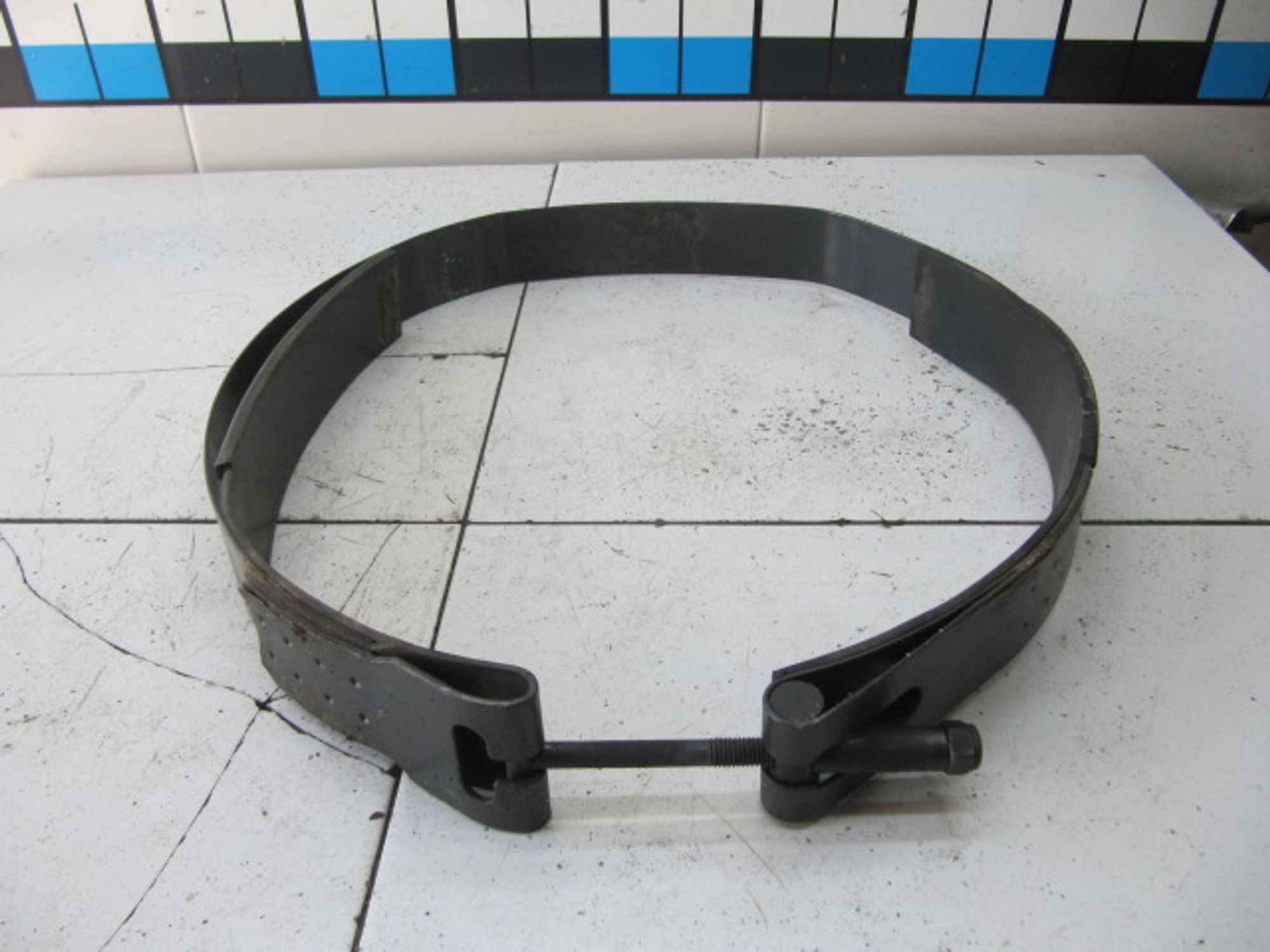 https://ycs.partsauto.market/partsauto-images/thmbs/userImages/c965f73e3dc116a3de96fdbb0ec9ca2a/part/37181a07-8728-414b-bfda-0d5c3d8fcad1_1718373625907.jpg