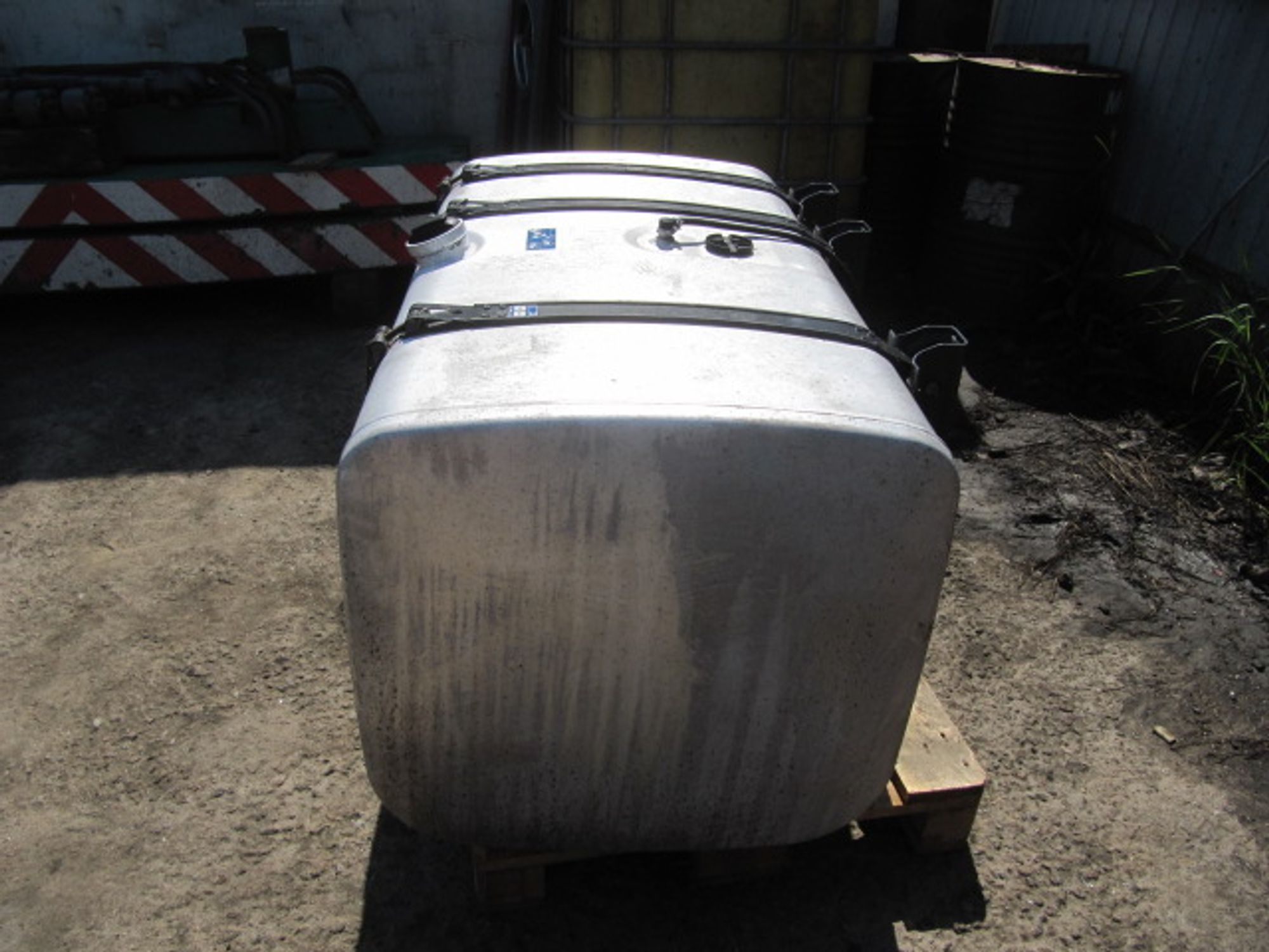 https://ycs.partsauto.market/partsauto-images/thmbs/userImages/c965f73e3dc116a3de96fdbb0ec9ca2a/part/5c47661d-340c-444f-b9a1-18f16aaa1ee7_1717156174319.jpg