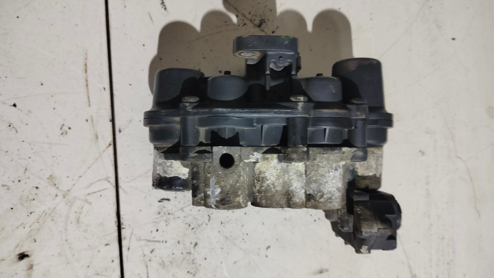 https://ycs.partsauto.market/partsauto-images/thmbs/userImages/c965f73e3dc116a3de96fdbb0ec9ca2a/part/803049c0-24a2-4686-af8f-45a863aca7d1_1720597553428.jpg