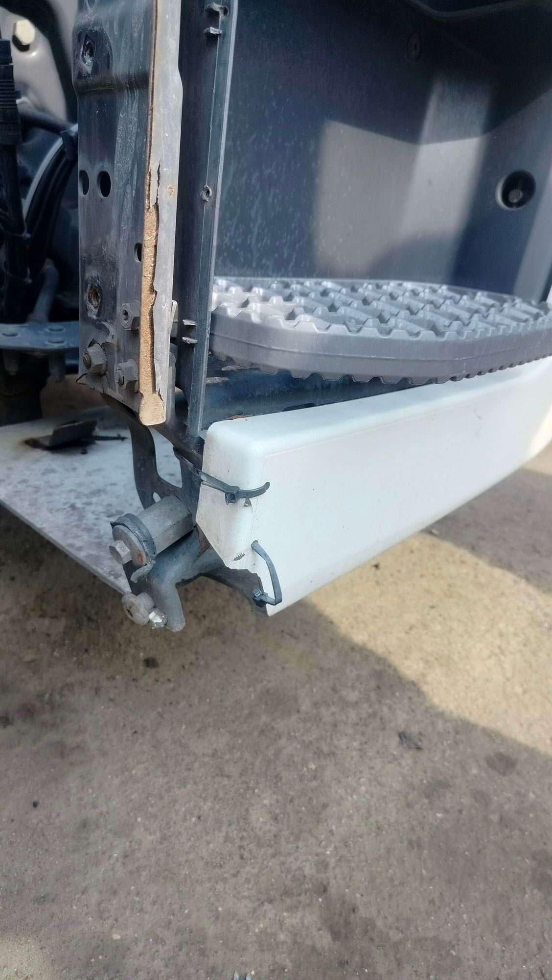 https://ycs.partsauto.market/partsauto-images/thmbs/userImages/c965f73e3dc116a3de96fdbb0ec9ca2a/part/8f5acd55-91f3-4716-a548-197f501e187f_1717488686300.jpg