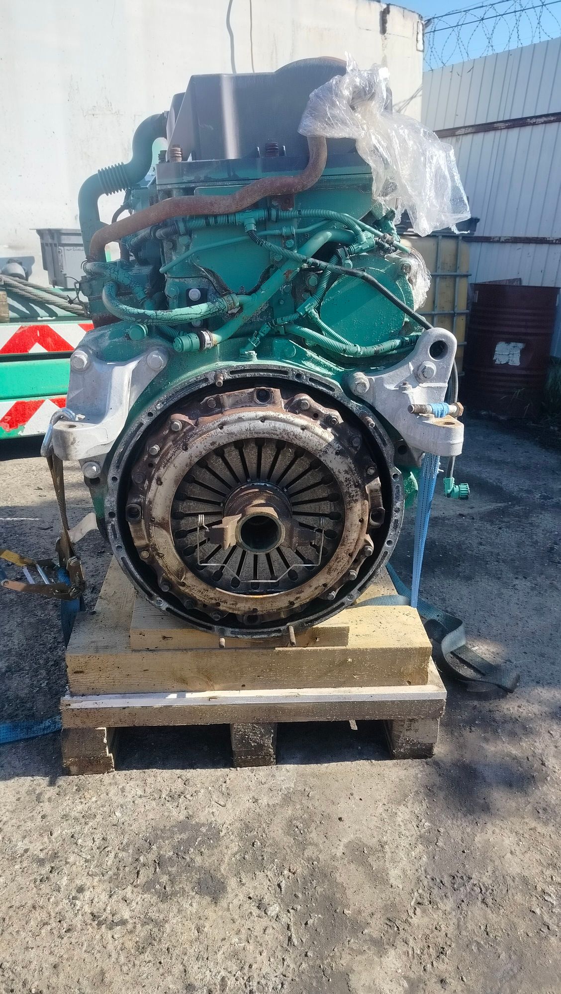 https://ycs.partsauto.market/partsauto-images/thmbs/userImages/c965f73e3dc116a3de96fdbb0ec9ca2a/part/c06cda40-577d-476d-b668-329325a9605b_1716472497255.jpg