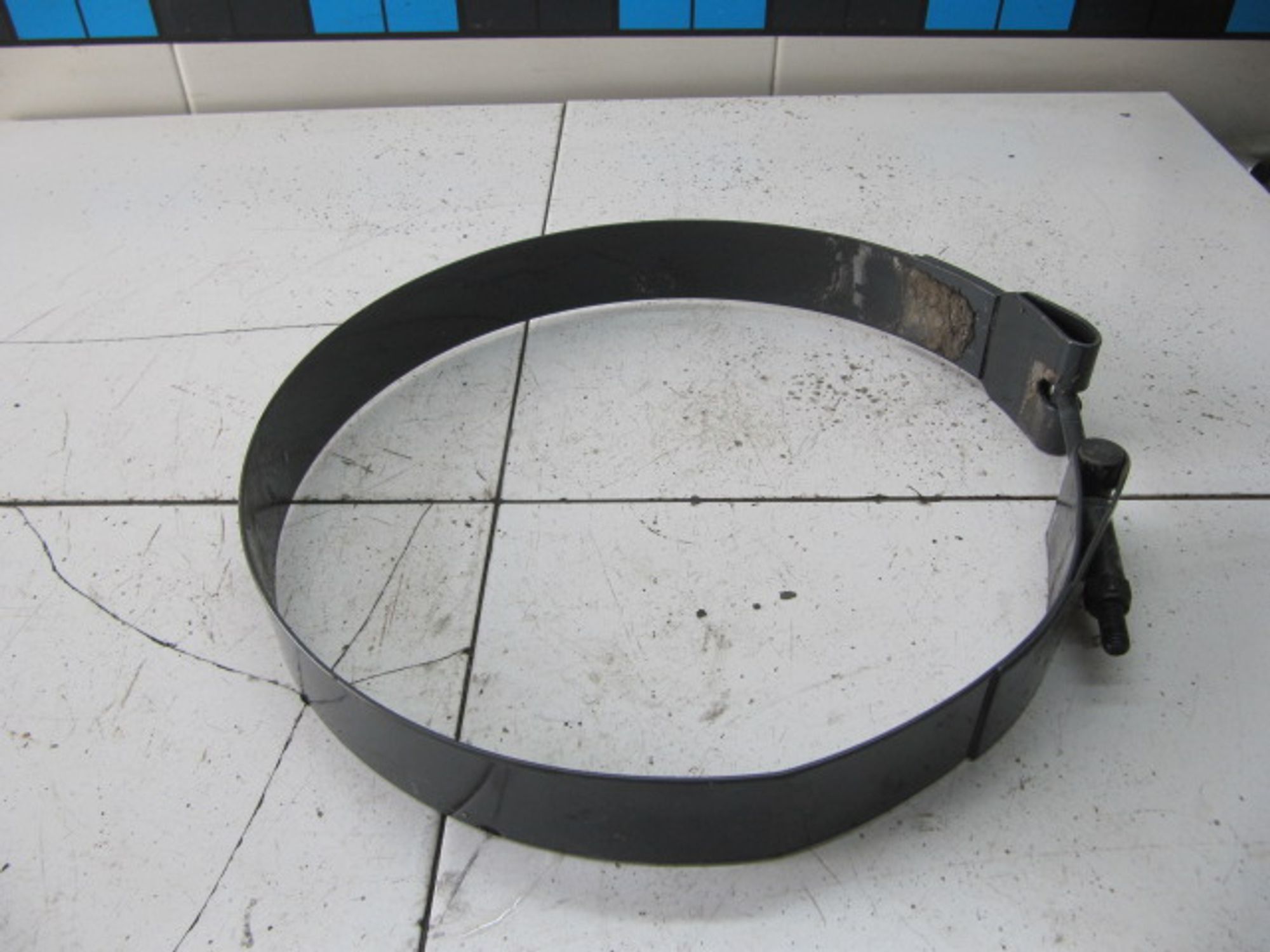 https://ycs.partsauto.market/partsauto-images/thmbs/userImages/c965f73e3dc116a3de96fdbb0ec9ca2a/part/ccdfe750-1640-4e8a-ad62-6b58c815146a_1718021729895.jpg