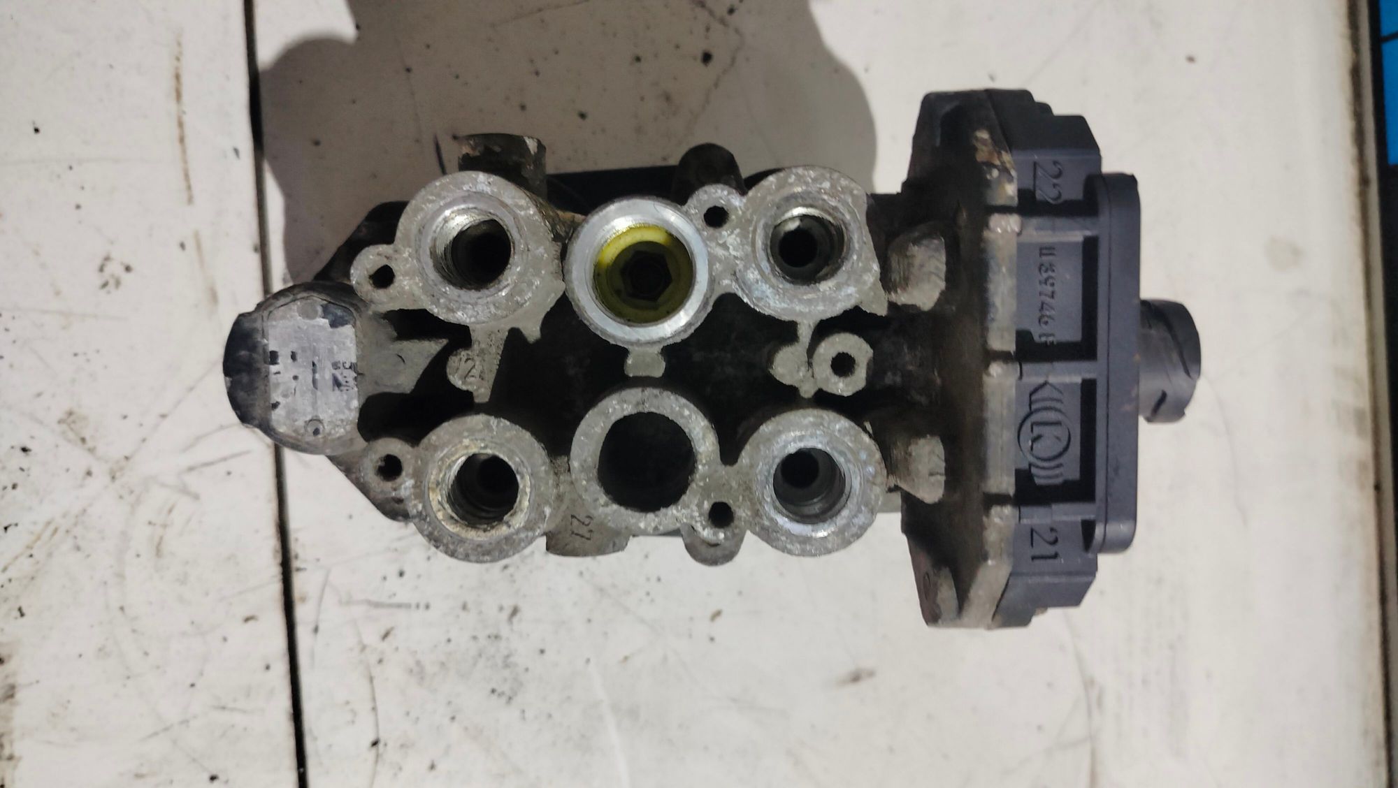 https://ycs.partsauto.market/partsauto-images/thmbs/userImages/c965f73e3dc116a3de96fdbb0ec9ca2a/part/ce8f6b5d-99af-45b0-90fa-3f5834a71072_1720597555451.jpg