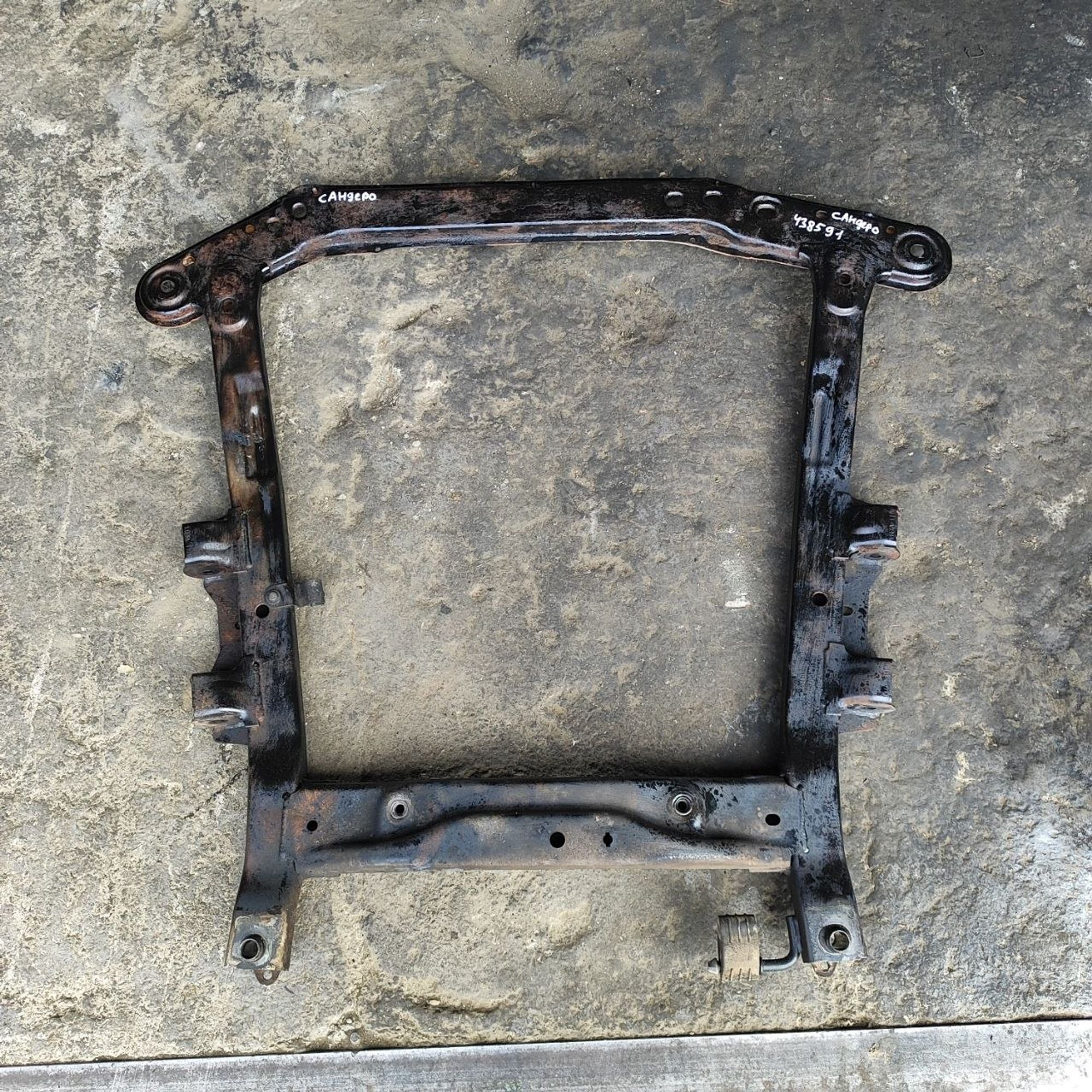 https://ycs.partsauto.market/partsauto-images/thmbs/userImages/cb9901e562a4f410bd4f9bf80c21d094/part/0cd0690d-6e75-46c6-801b-b5c6a17bc77d_1778577613612.jpg