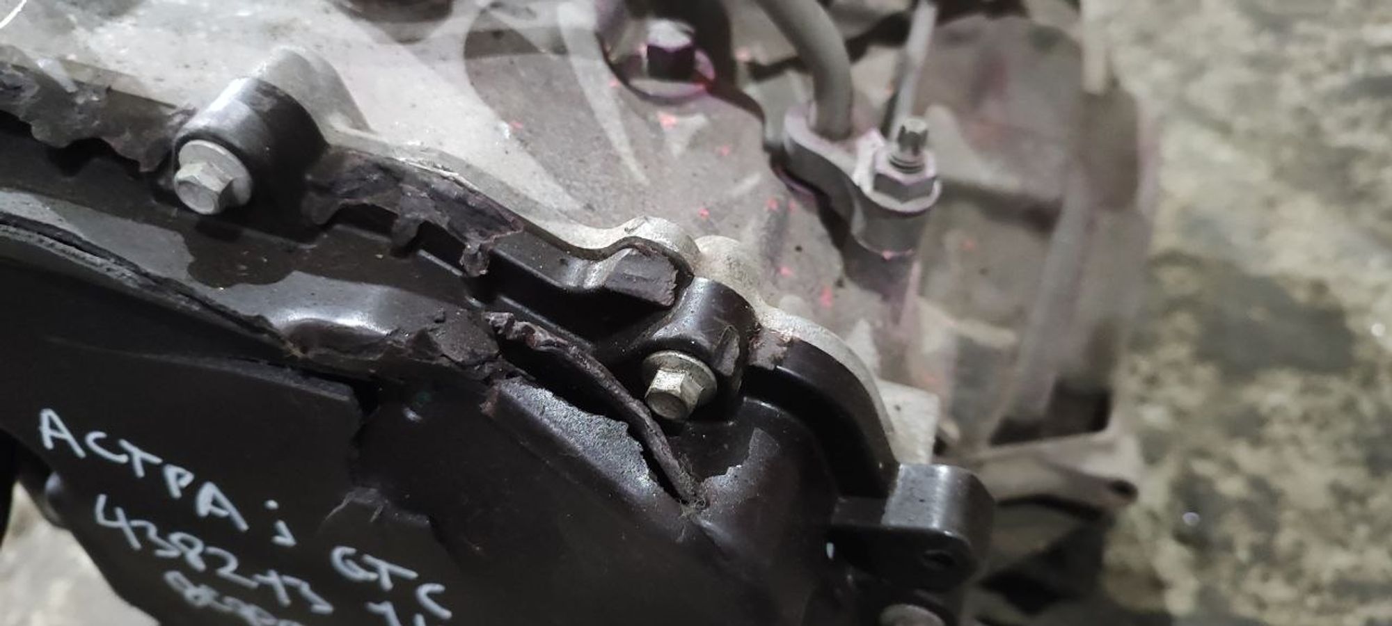 https://ycs.partsauto.market/partsauto-images/thmbs/userImages/cb9901e562a4f410bd4f9bf80c21d094/part/206f15a2-8080-44e9-a1e4-c90514ac880e_1774848658380.jpg