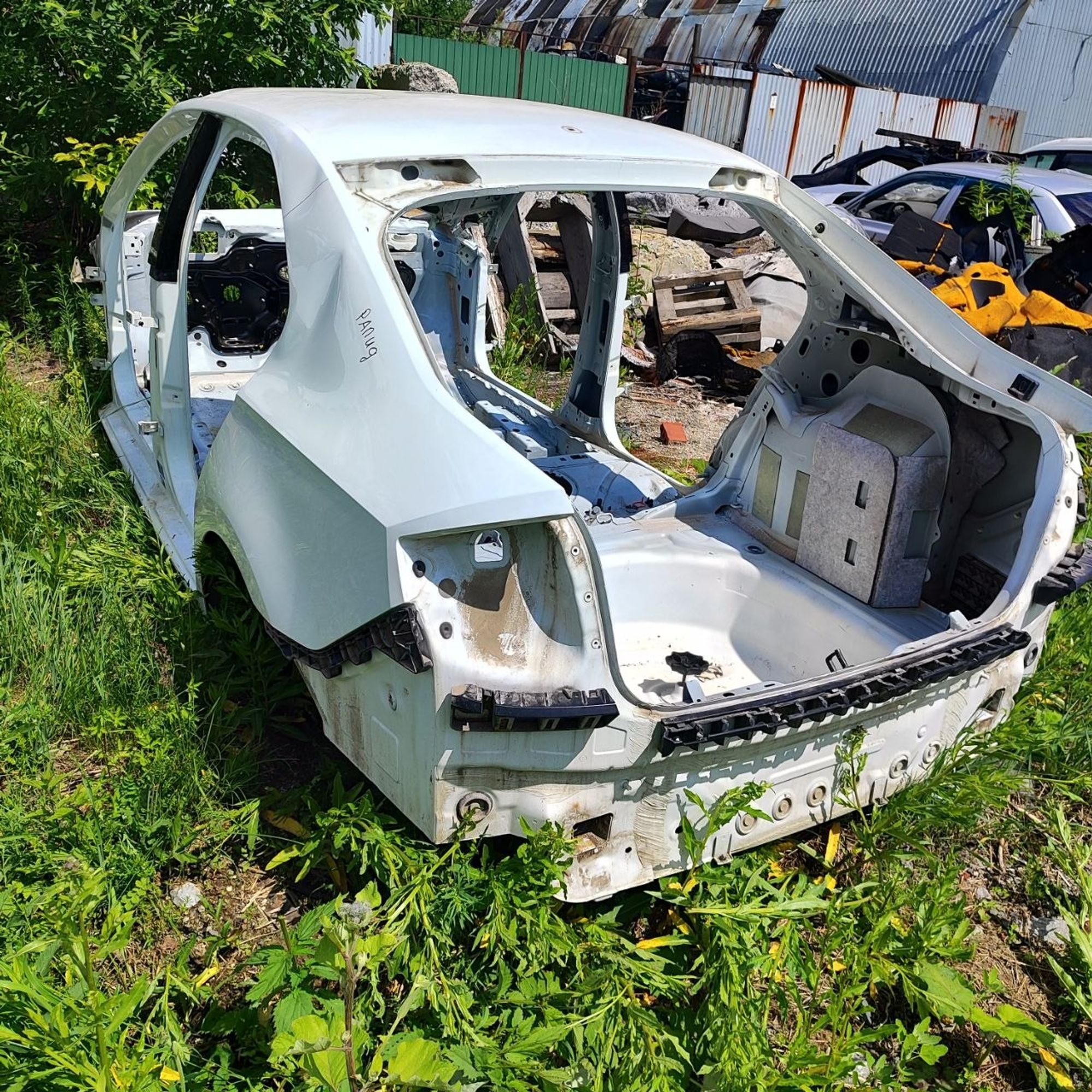 https://ycs.partsauto.market/partsauto-images/thmbs/userImages/cb9901e562a4f410bd4f9bf80c21d094/part/207783c7-2def-4951-85fc-4dc024c87413_1781783202210.jpg