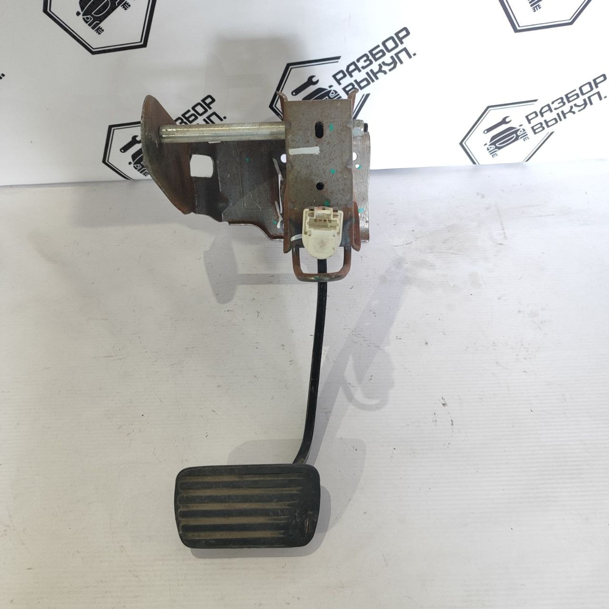 https://ycs.partsauto.market/partsauto-images/thmbs/userImages/cb9901e562a4f410bd4f9bf80c21d094/part/22687038-d0a0-4d0f-bb34-082eeed10271_1782801389295.jpg