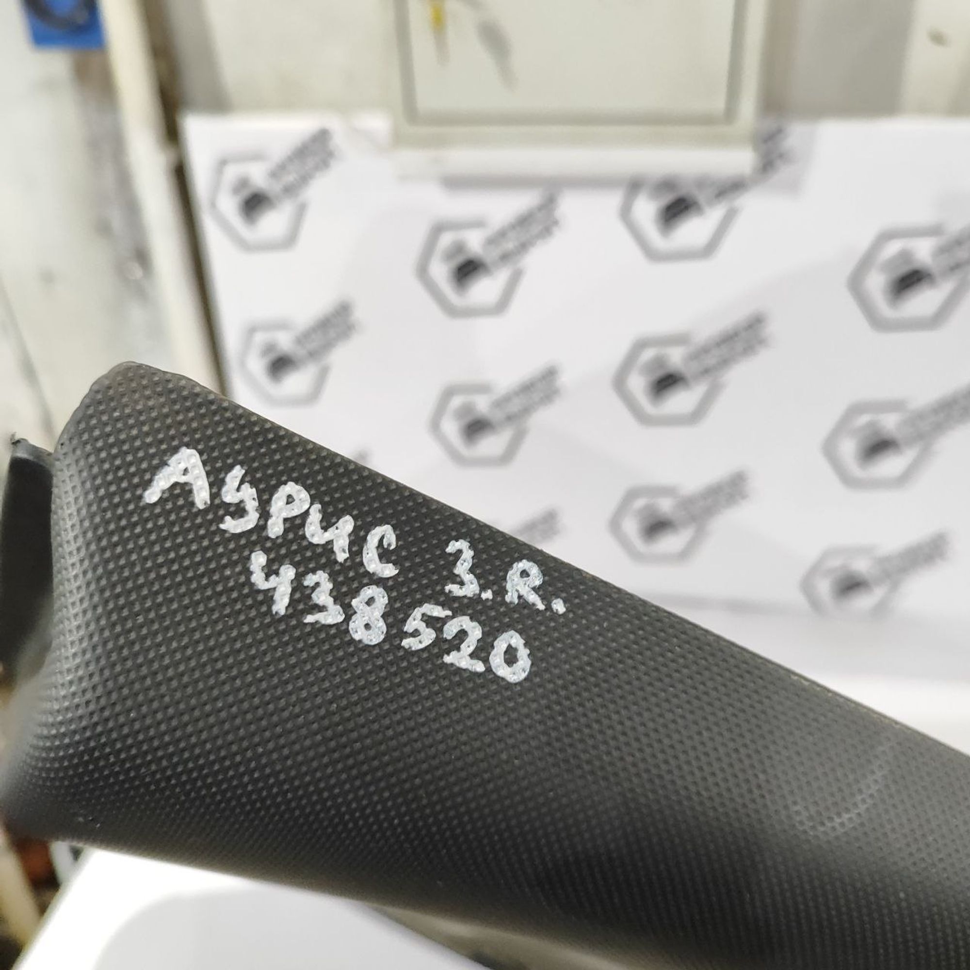 https://ycs.partsauto.market/partsauto-images/thmbs/userImages/cb9901e562a4f410bd4f9bf80c21d094/part/266877d4-4251-44a0-aa4b-6fa3b9f5a47d_1777538045262.jpg