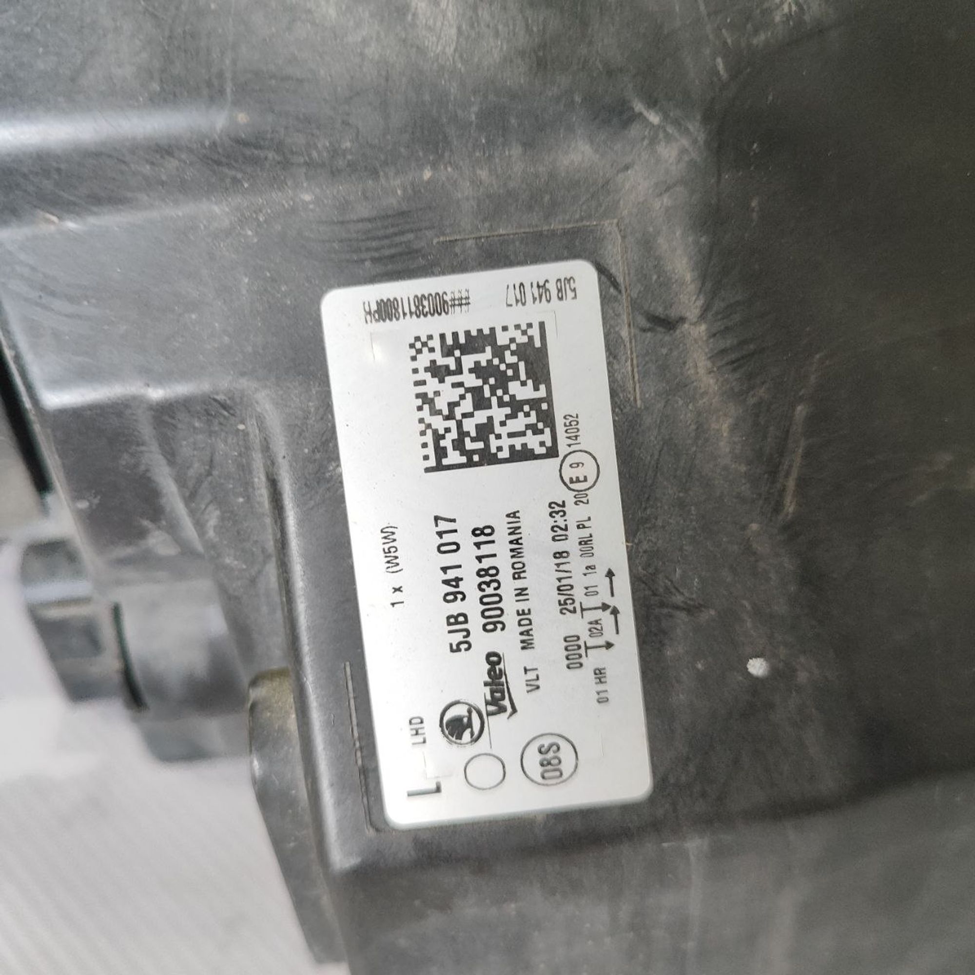 https://ycs.partsauto.market/partsauto-images/thmbs/userImages/cb9901e562a4f410bd4f9bf80c21d094/part/2f75471e-ebcc-45e7-9824-73c5e6fa1014_1781245026732.jpg