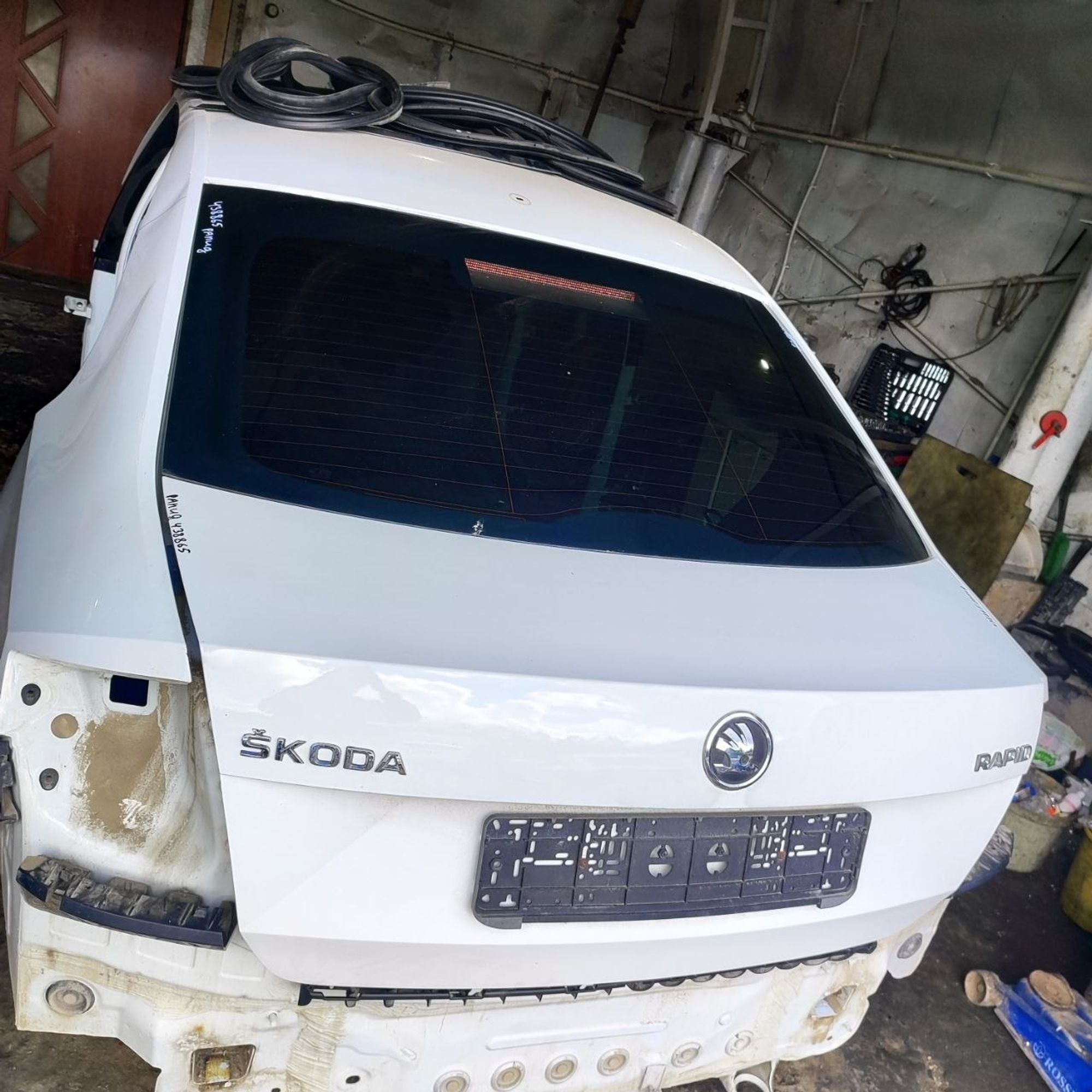https://ycs.partsauto.market/partsauto-images/thmbs/userImages/cb9901e562a4f410bd4f9bf80c21d094/part/35f043af-4a29-4faf-adc7-a45cd4aaa3db_1781683866198.jpg