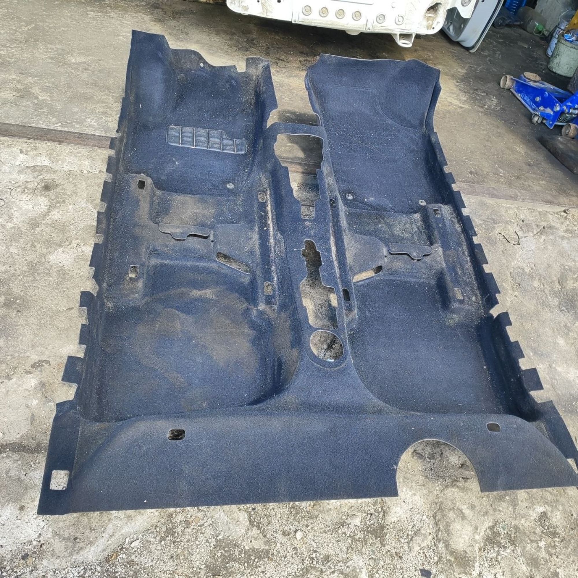 https://ycs.partsauto.market/partsauto-images/thmbs/userImages/cb9901e562a4f410bd4f9bf80c21d094/part/42aa42f1-8312-4204-b8f1-e12c2fa62c4e_1781680795585.jpg