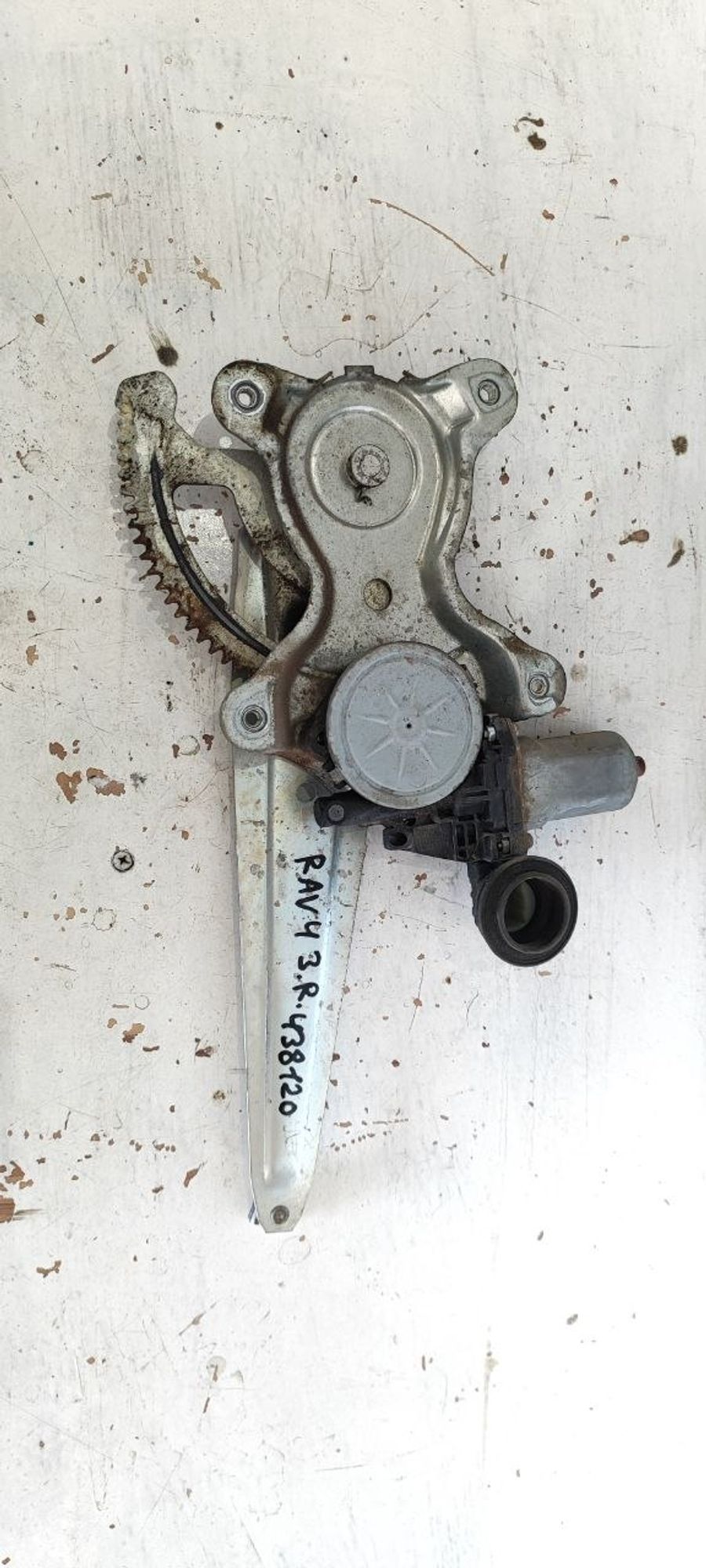 https://ycs.partsauto.market/partsauto-images/thmbs/userImages/cb9901e562a4f410bd4f9bf80c21d094/part/439afda1-03bc-49ec-a31f-4600f04b0c23_1774600747406.jpg