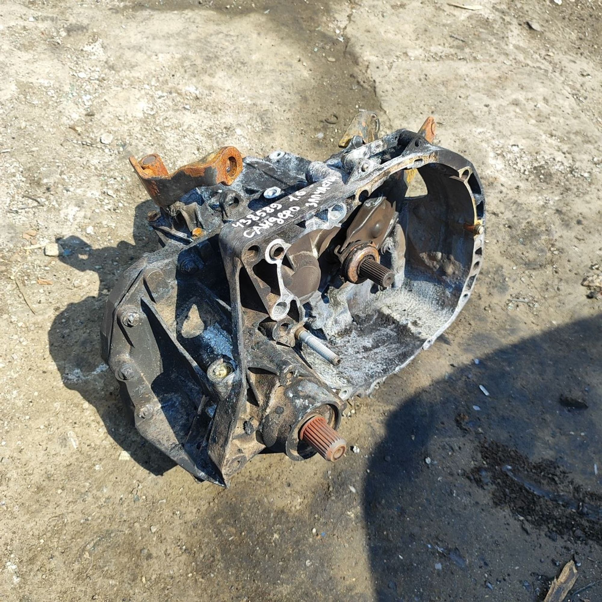 https://ycs.partsauto.market/partsauto-images/thmbs/userImages/cb9901e562a4f410bd4f9bf80c21d094/part/4a1d9d90-00da-40c1-9e73-d70b156e2559_1778577119481.jpg