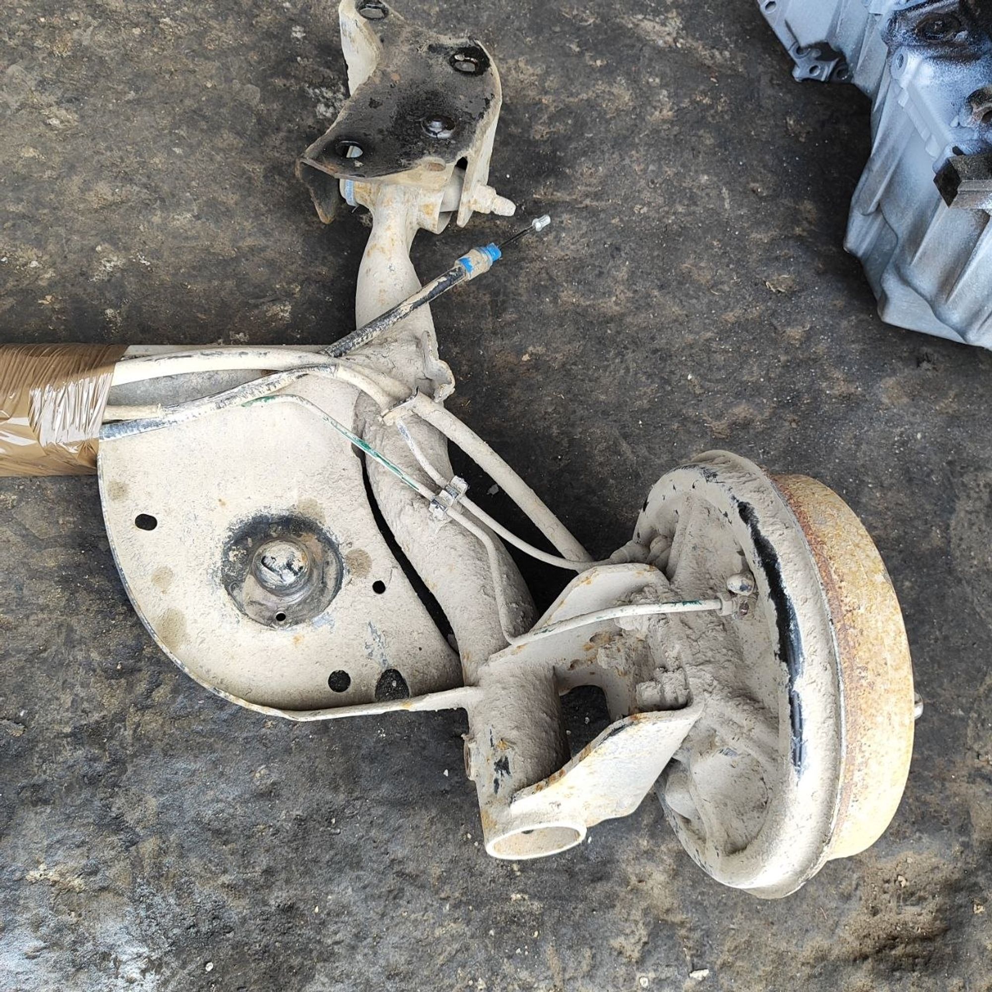 https://ycs.partsauto.market/partsauto-images/thmbs/userImages/cb9901e562a4f410bd4f9bf80c21d094/part/521c92ed-c10a-4648-b7a0-b75bfe8a70ba_1778577325957.jpg