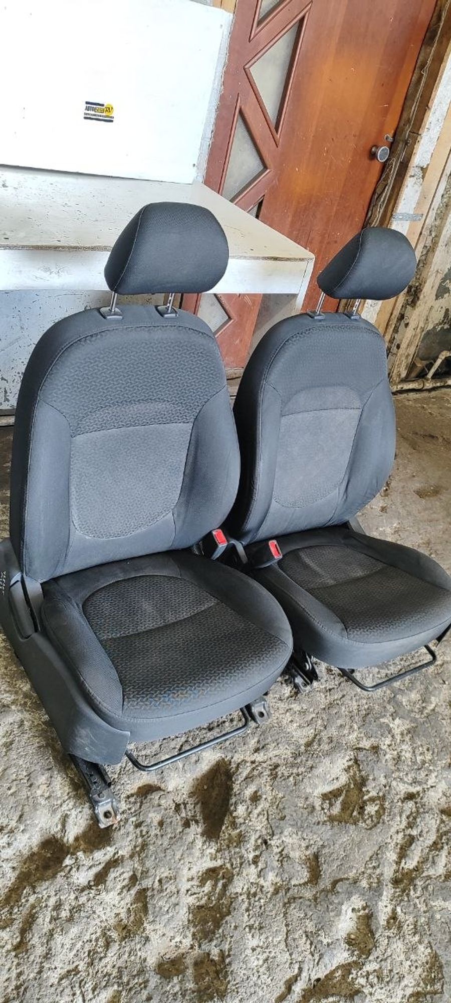 https://ycs.partsauto.market/partsauto-images/thmbs/userImages/cb9901e562a4f410bd4f9bf80c21d094/part/5400f1f4-9a3e-43da-935d-ff842b26e18c_1775633463137.jpg