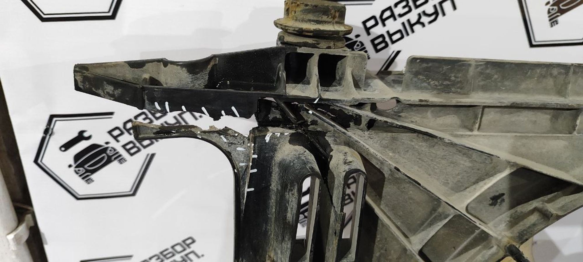 https://ycs.partsauto.market/partsauto-images/thmbs/userImages/cb9901e562a4f410bd4f9bf80c21d094/part/56bd7b80-42b0-4b50-a7d1-7d7944b4bbf8_1777354558230.jpg