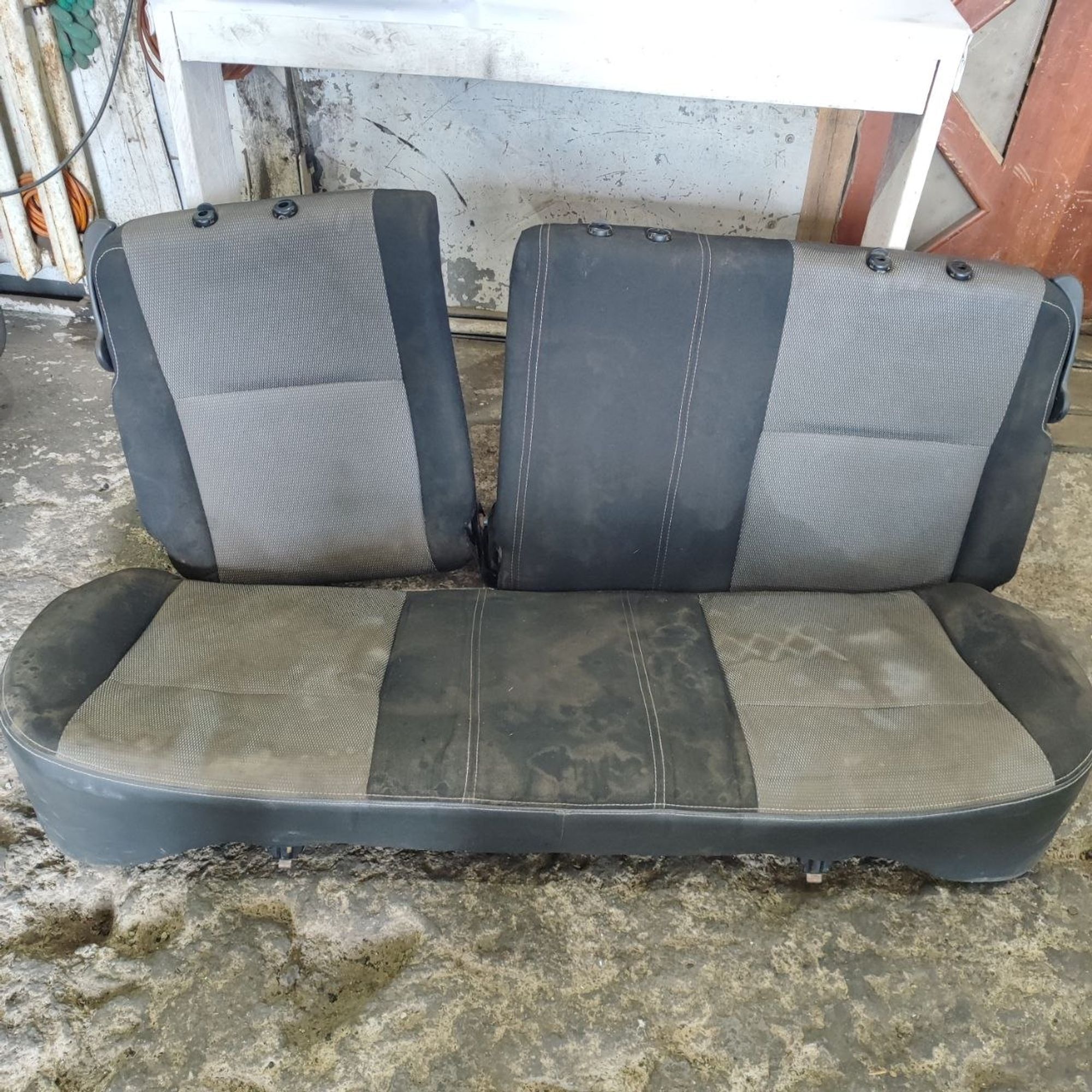 https://ycs.partsauto.market/partsauto-images/thmbs/userImages/cb9901e562a4f410bd4f9bf80c21d094/part/56e3418e-b690-4fa0-a845-e0b94b559f08_1779796181243.jpg