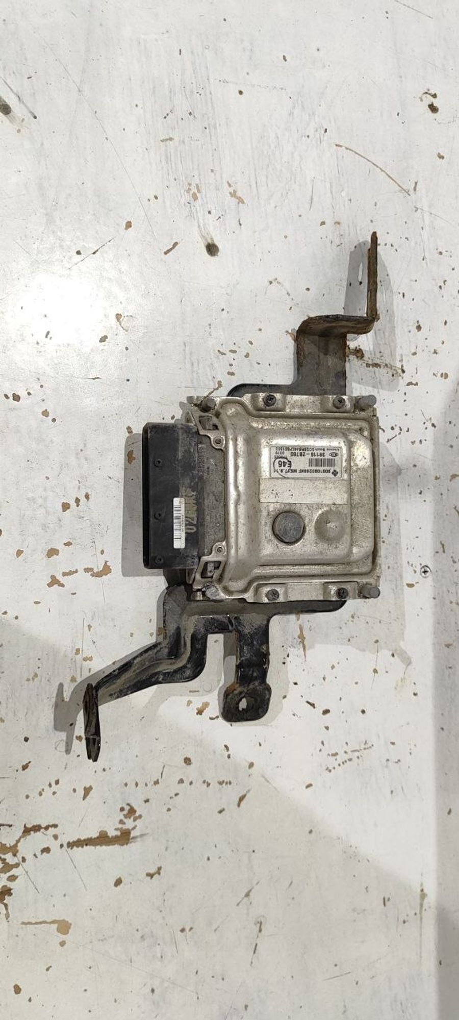 https://ycs.partsauto.market/partsauto-images/thmbs/userImages/cb9901e562a4f410bd4f9bf80c21d094/part/593146f5-8288-4d99-9982-9326a59e3b9d_1775472422558.jpg