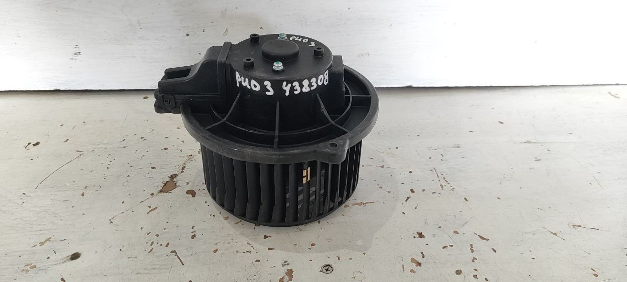 https://ycs.partsauto.market/partsauto-images/thmbs/userImages/cb9901e562a4f410bd4f9bf80c21d094/part/5c9e9ca8-4590-4636-8210-289aea49b671_1775623334799.jpg