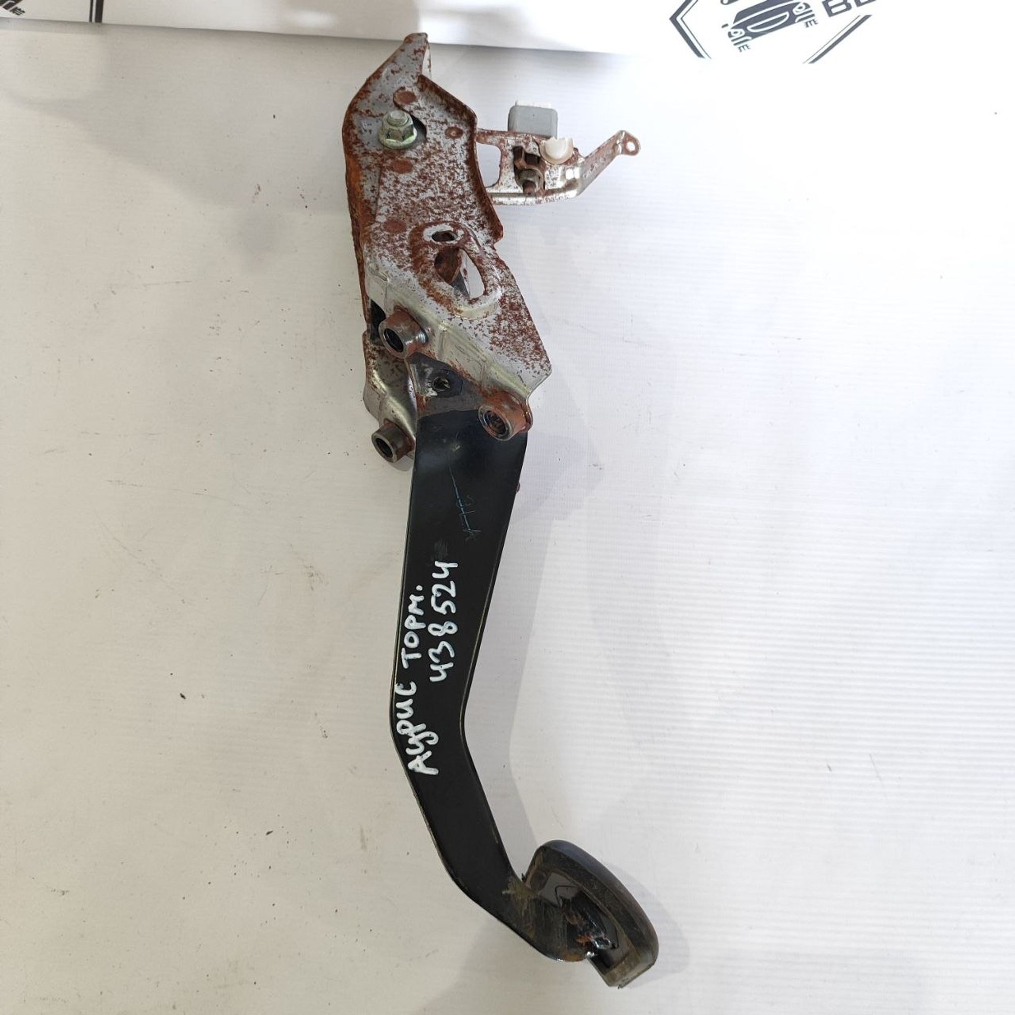 https://ycs.partsauto.market/partsauto-images/thmbs/userImages/cb9901e562a4f410bd4f9bf80c21d094/part/7153825b-a8b7-4d69-9fc9-f920ae7f0581_1777539467292.jpg