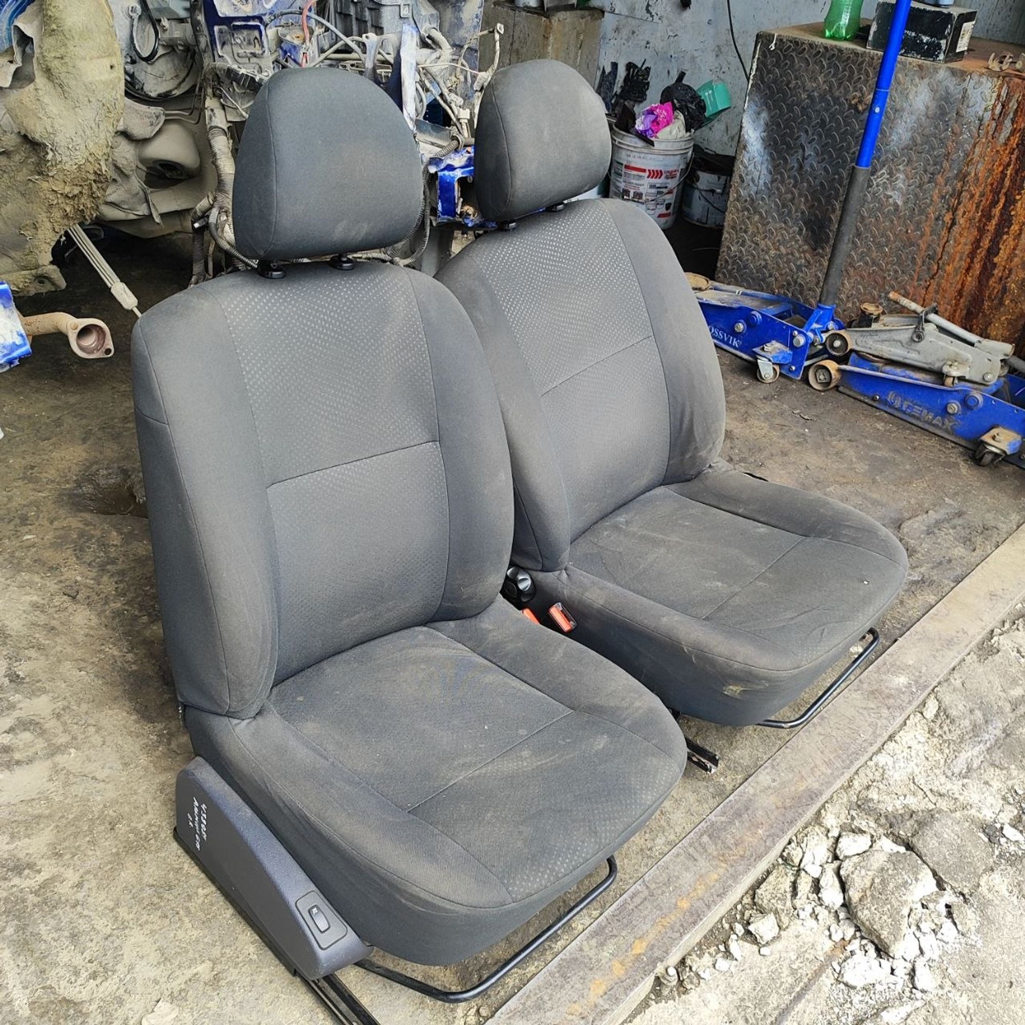 https://ycs.partsauto.market/partsauto-images/thmbs/userImages/cb9901e562a4f410bd4f9bf80c21d094/part/7218f9c3-23ad-4c5a-9365-02a8e512d362_1782800741340.jpg